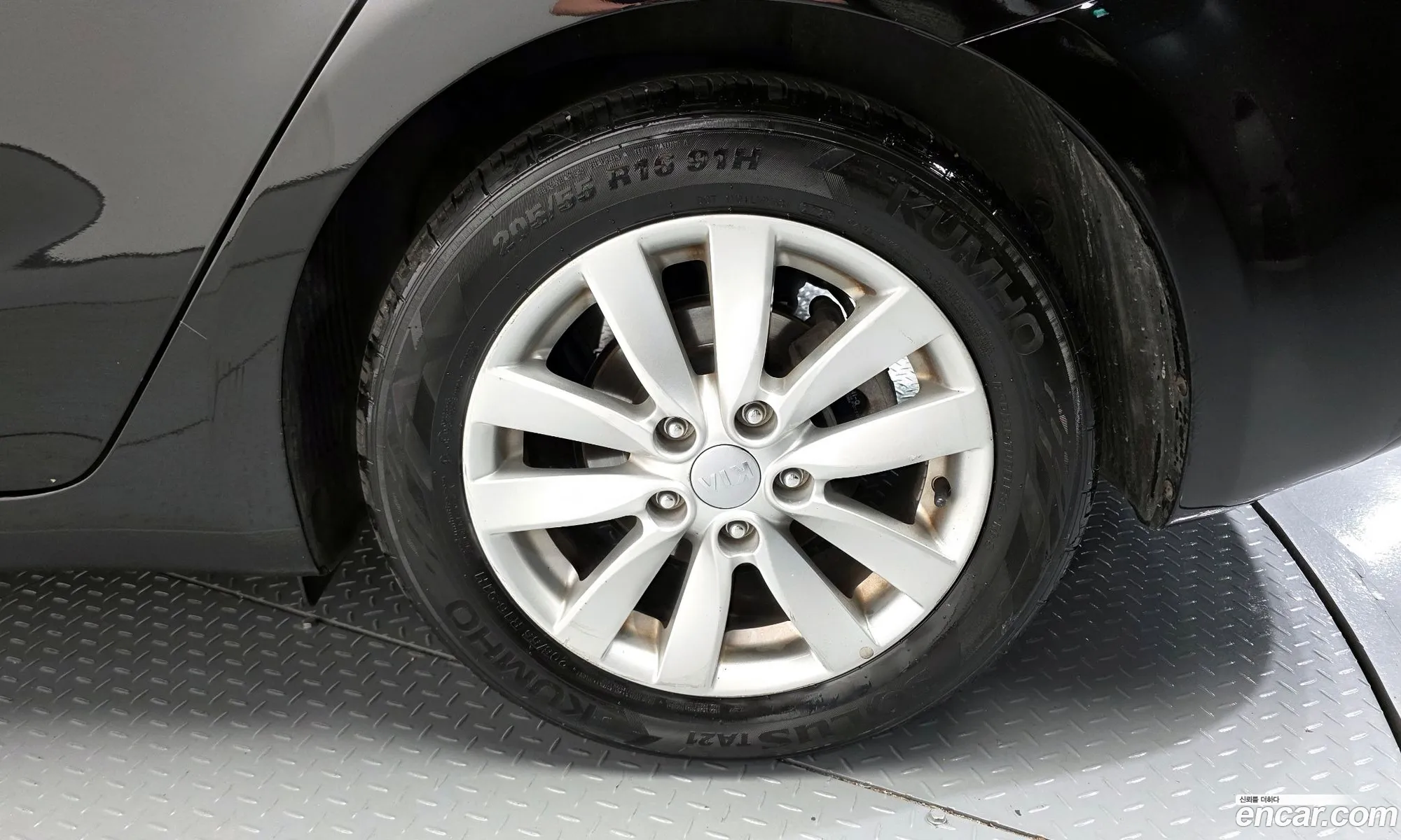 Kia K3 2014 — 12
