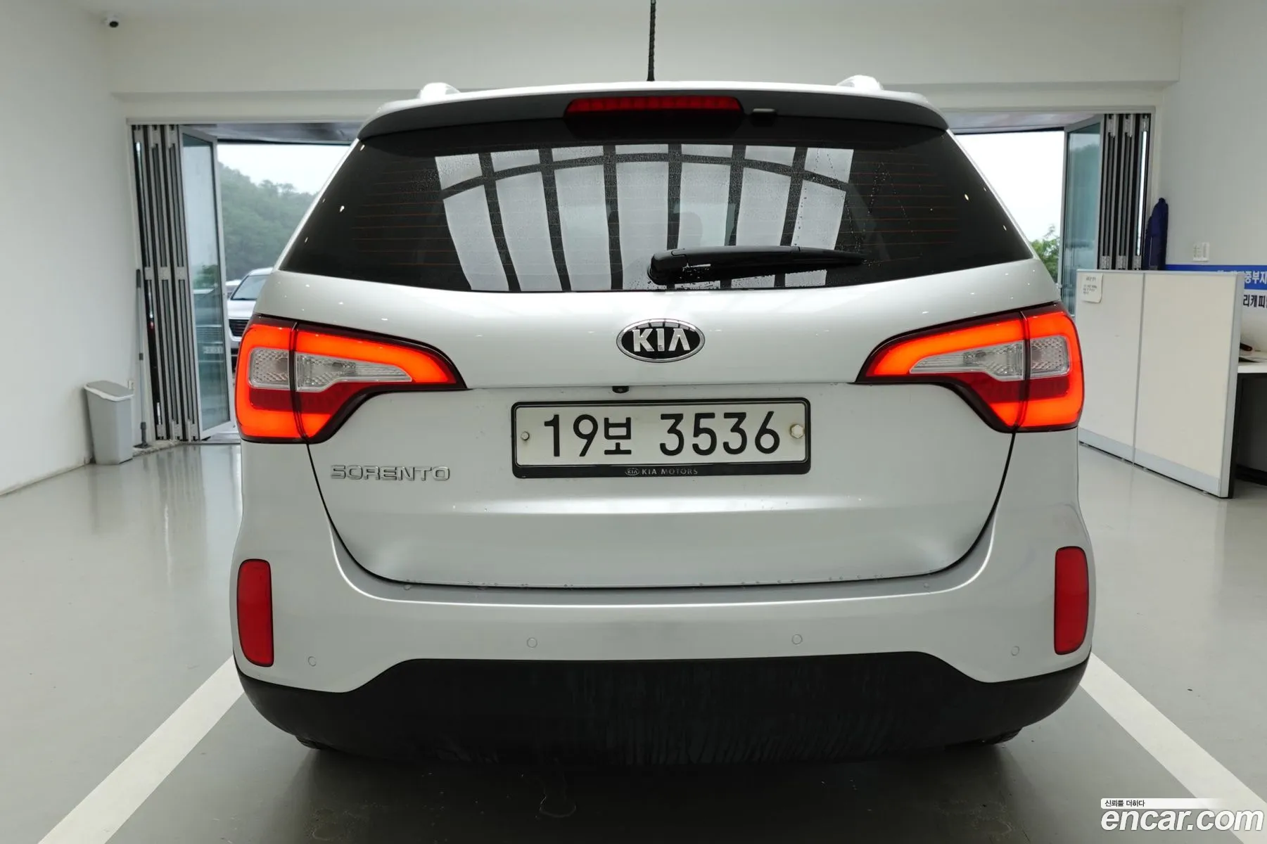 Kia Sorento R 2012 — 17