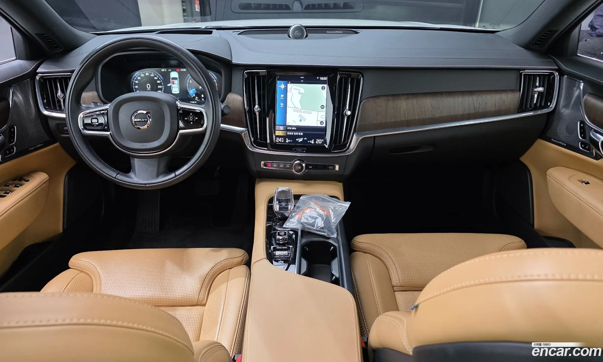 Volvo S90 2021 — 27