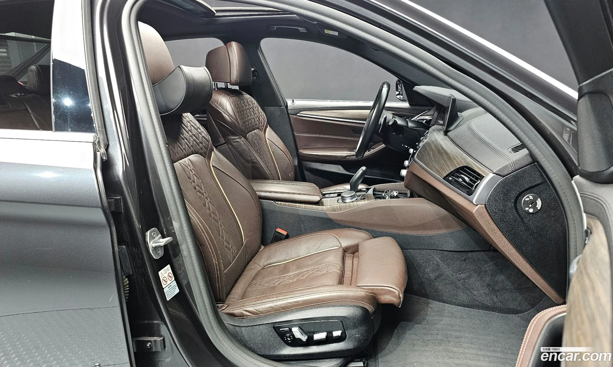 BMW 5 Series 2019 WBAJF5105LCD39659 — 7