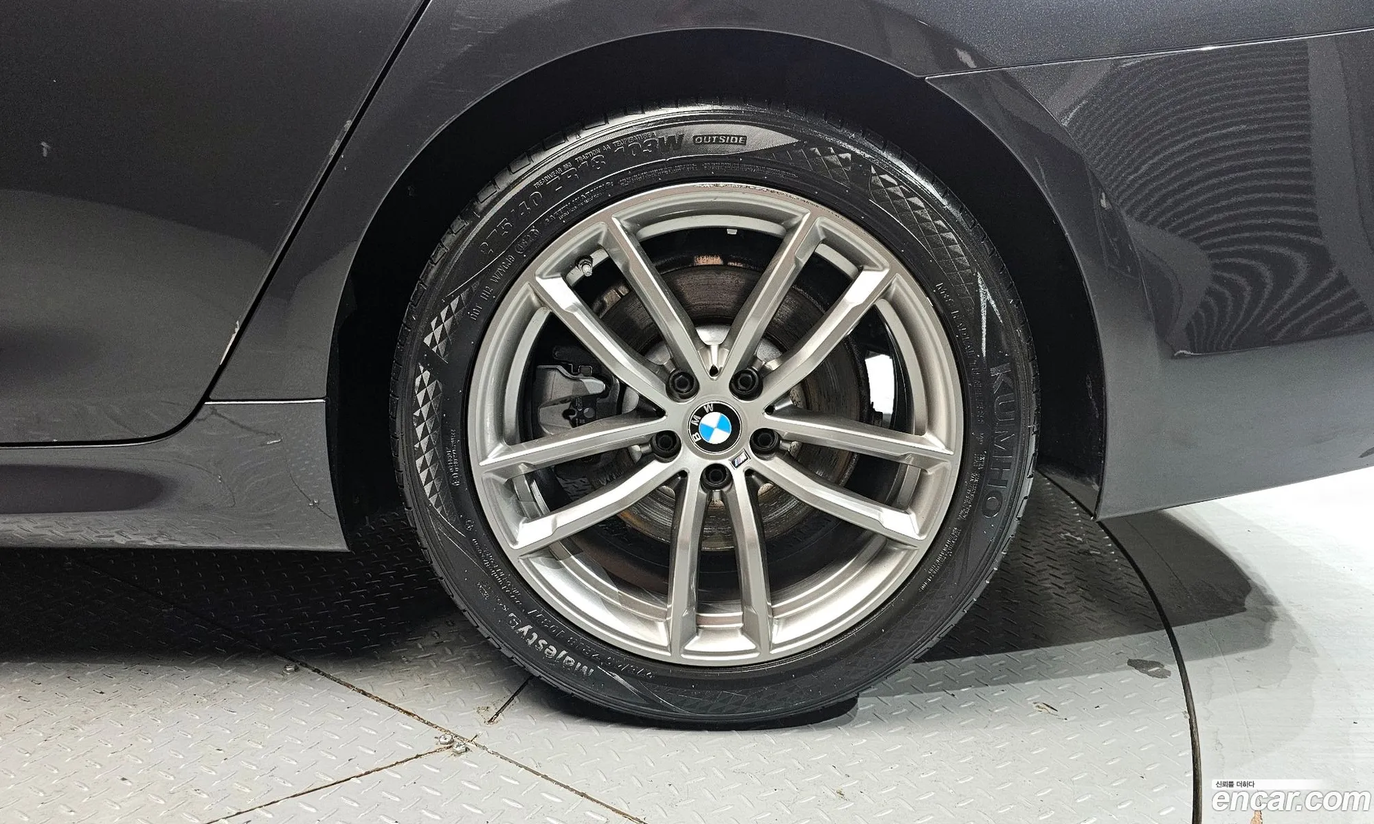 BMW 5 Series 2019 WBAJF5105LCD39659 — 19