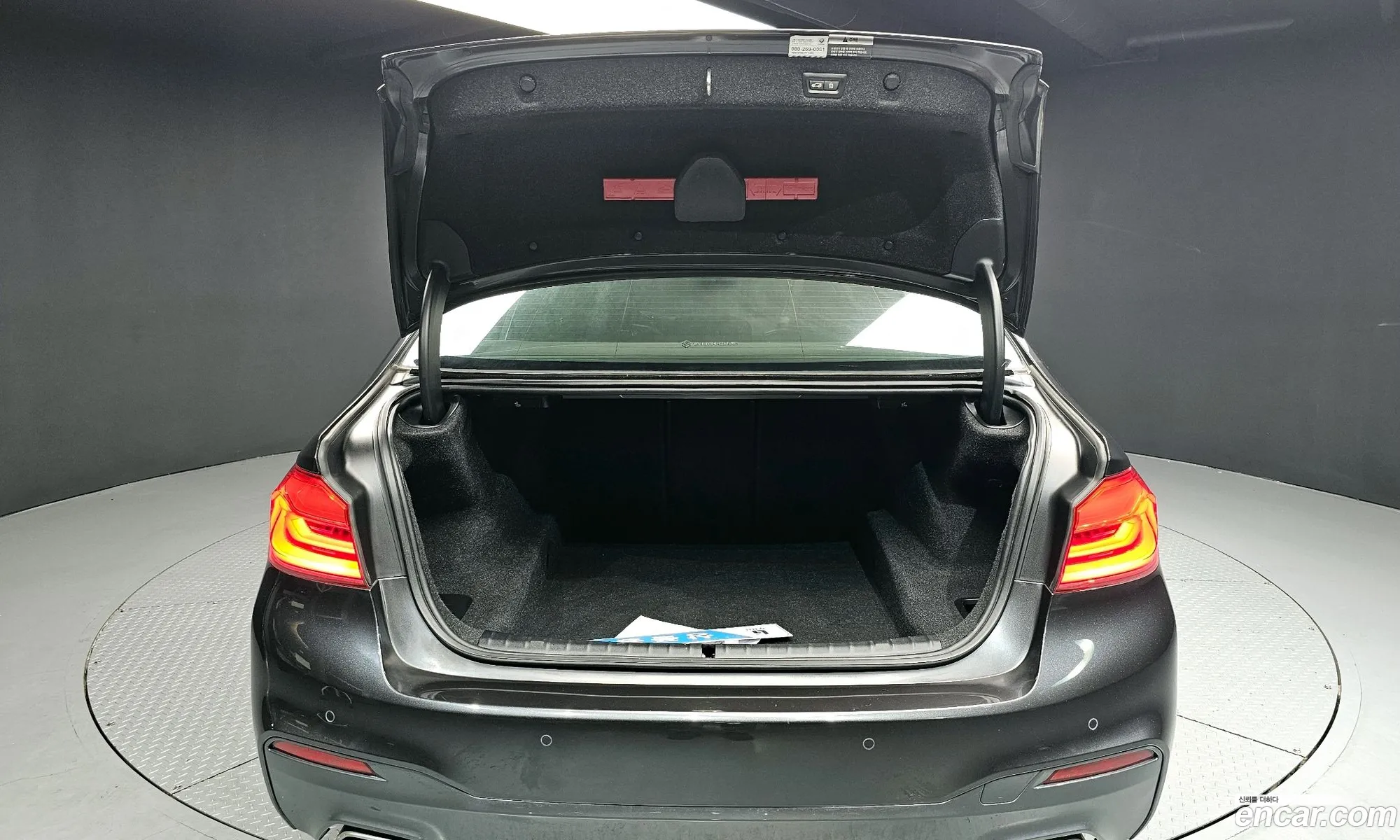 BMW 5 Series 2019 WBAJF5105LCD39659 — 10