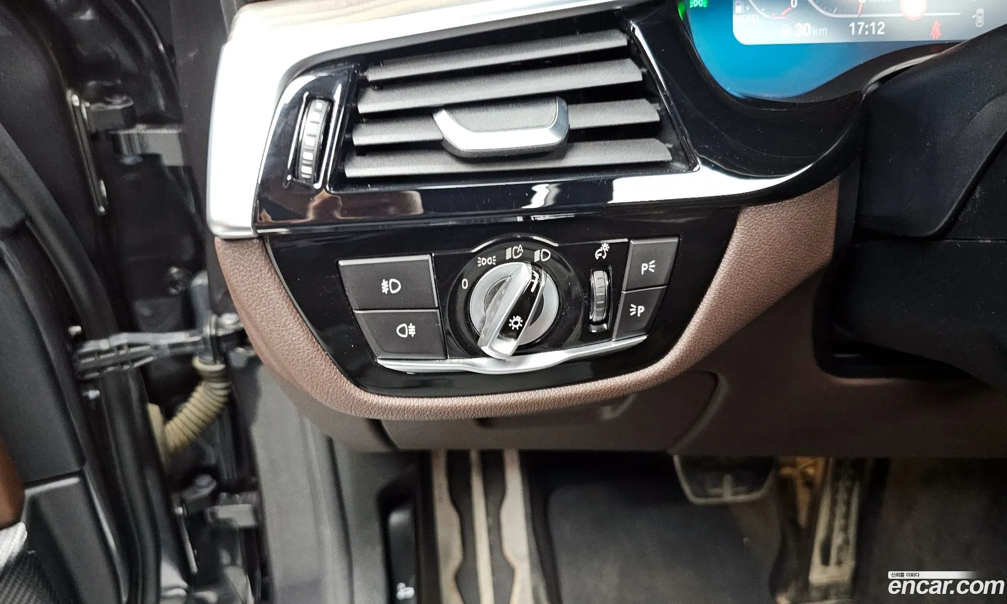 BMW 5 Series 2019 WBAJF5105LCD39659 — 11