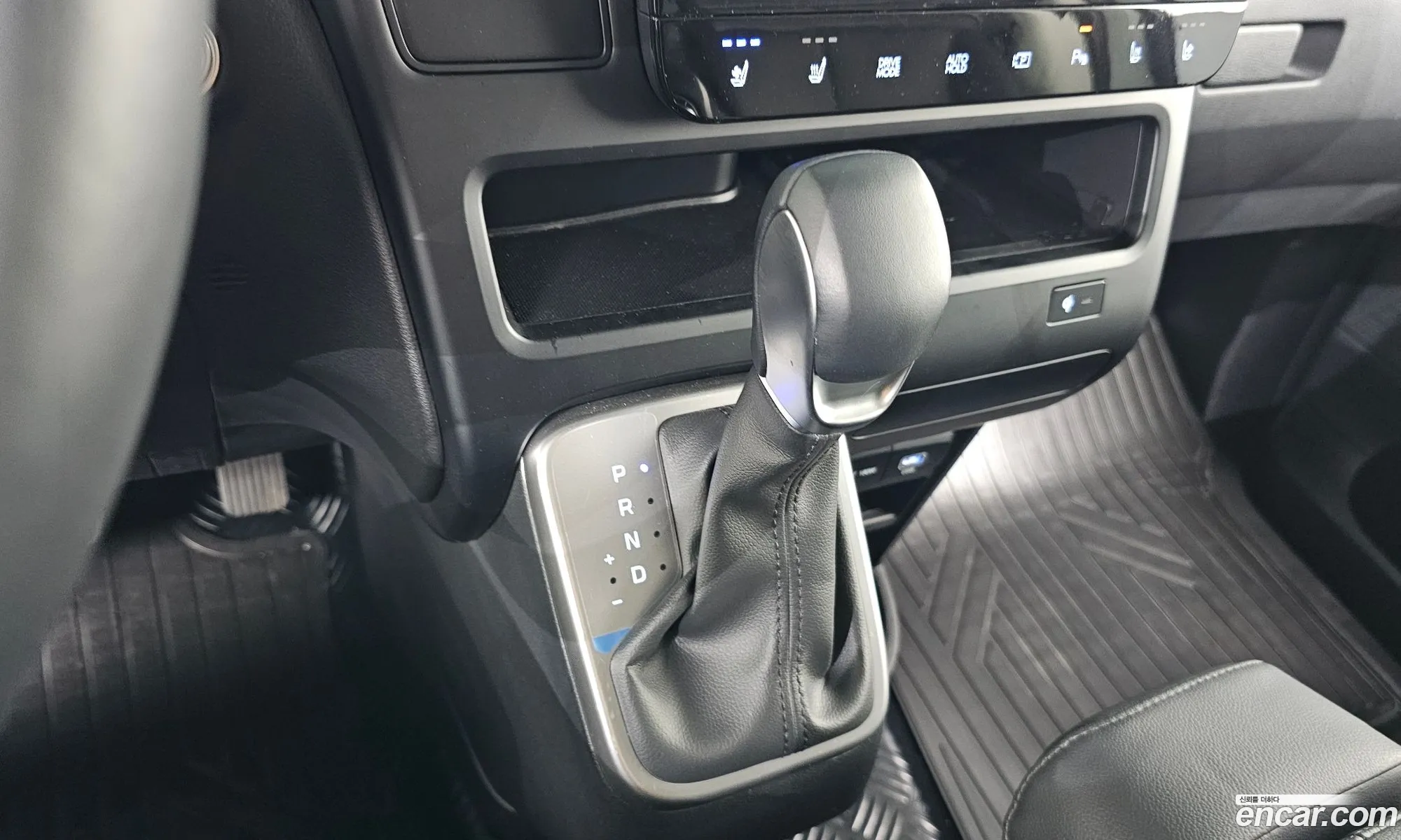 Hyundai Staria 2024 — 14