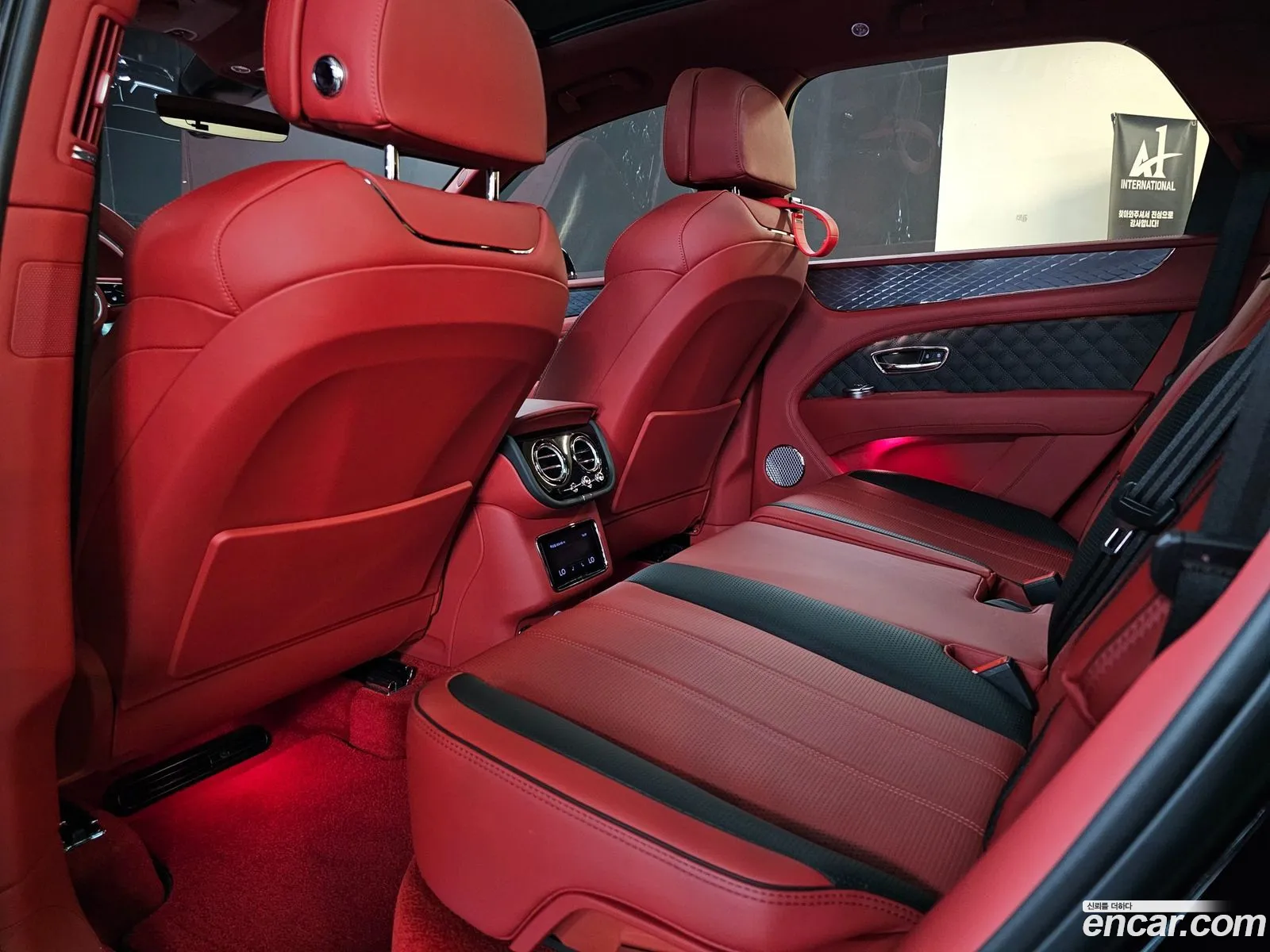 Bentley Bentayga 2022 — 14