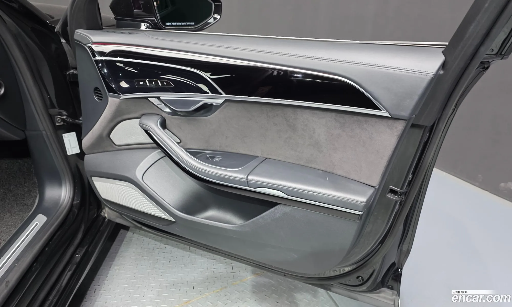 Audi A8 2021 WAUZZZF89MN003659 — 23