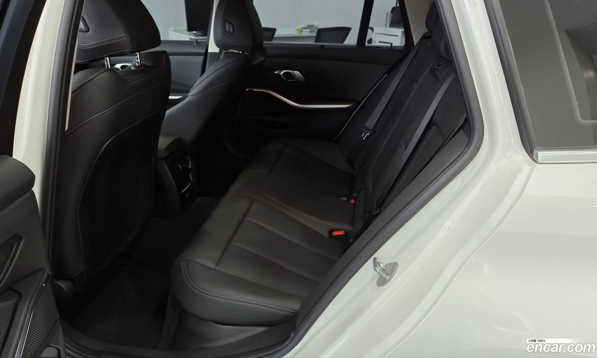 BMW 3 Series 2025 — 11