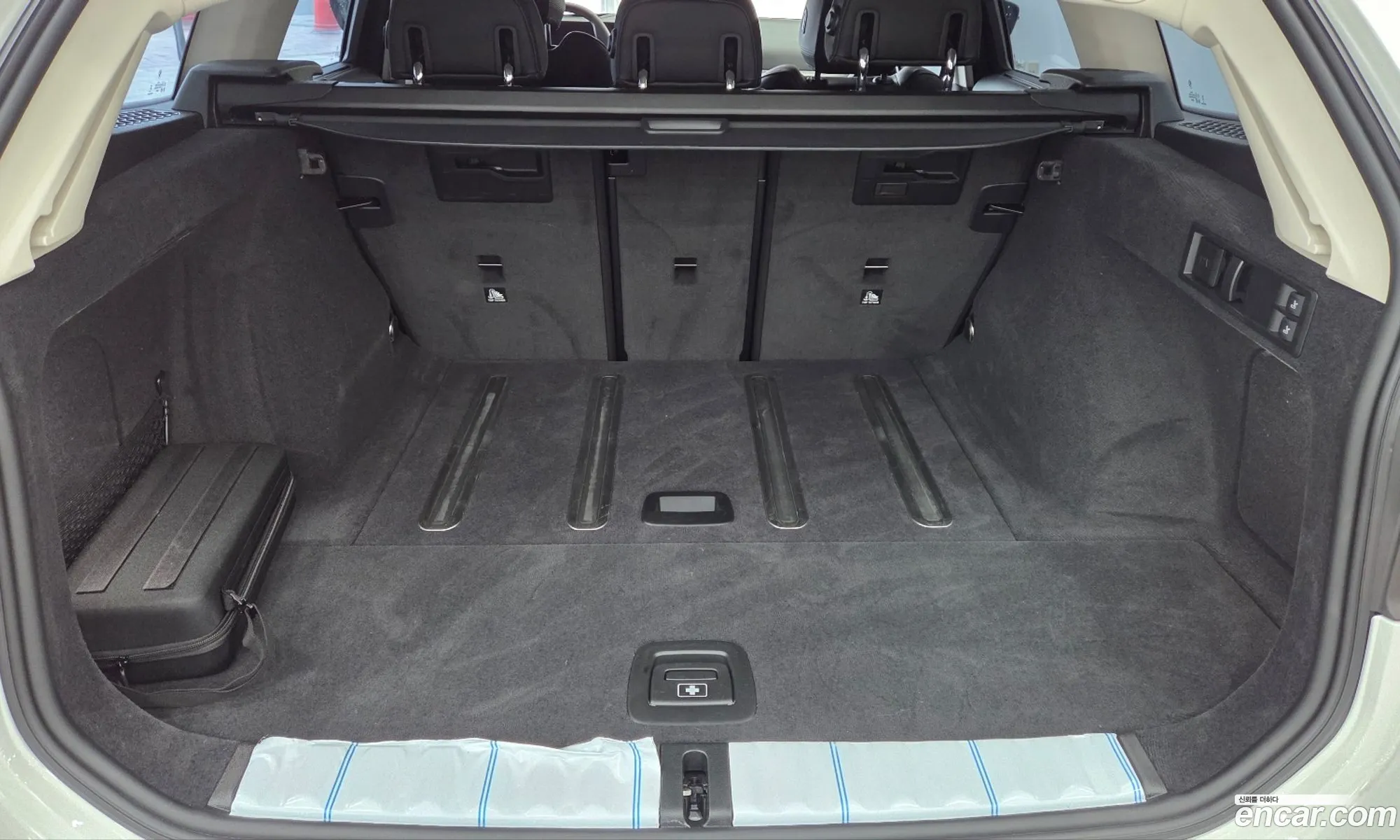 BMW 3 Series 2025 — 8