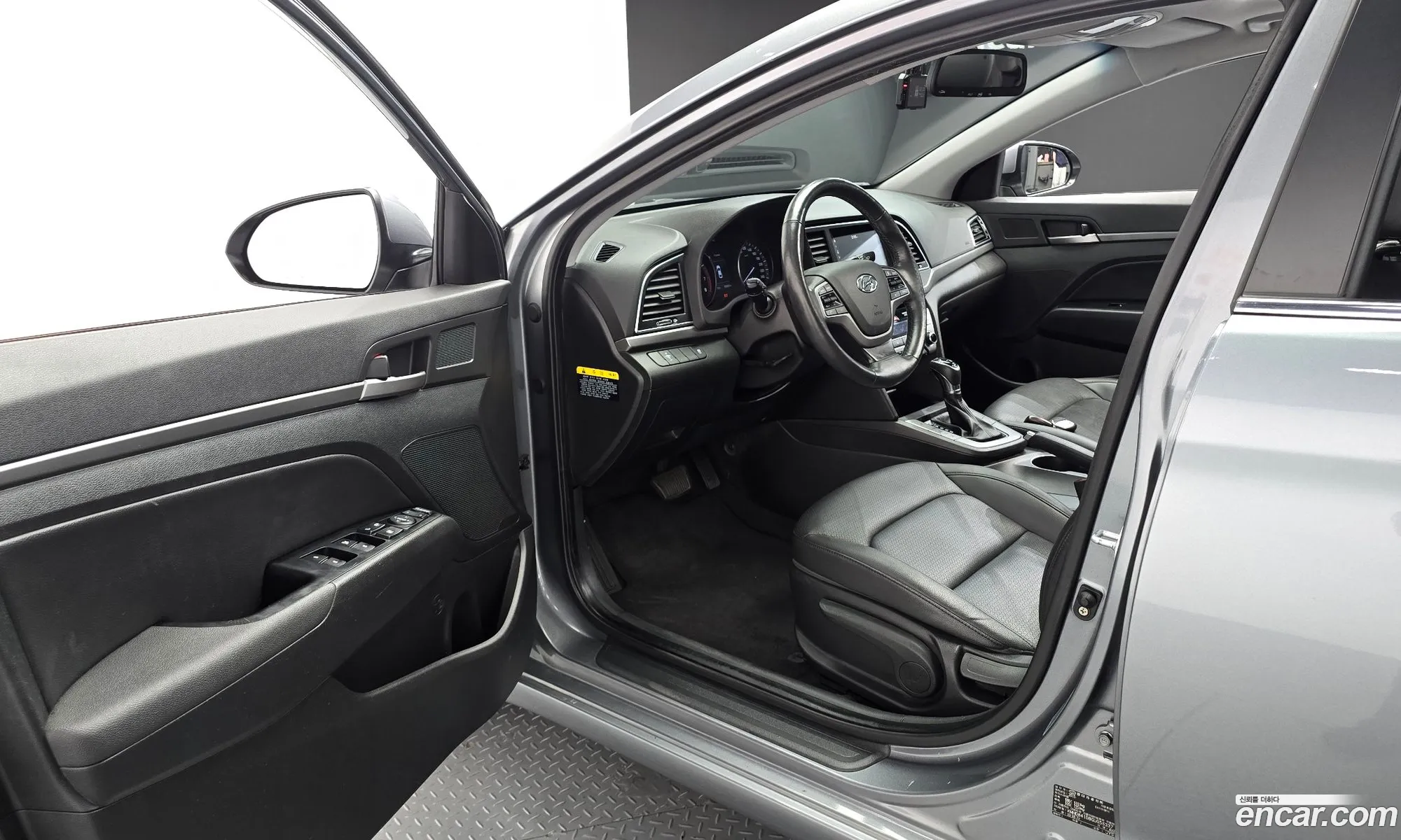 Hyundai Elantra AD 2016 — 13