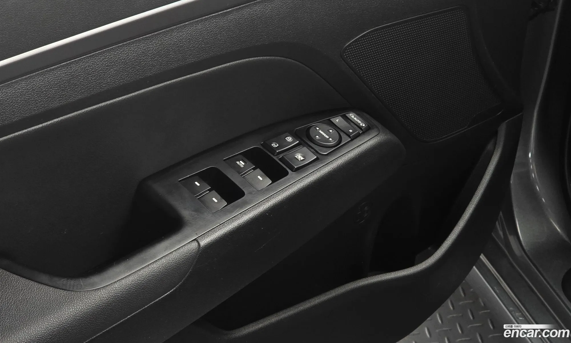 Hyundai Elantra AD 2016 — 19