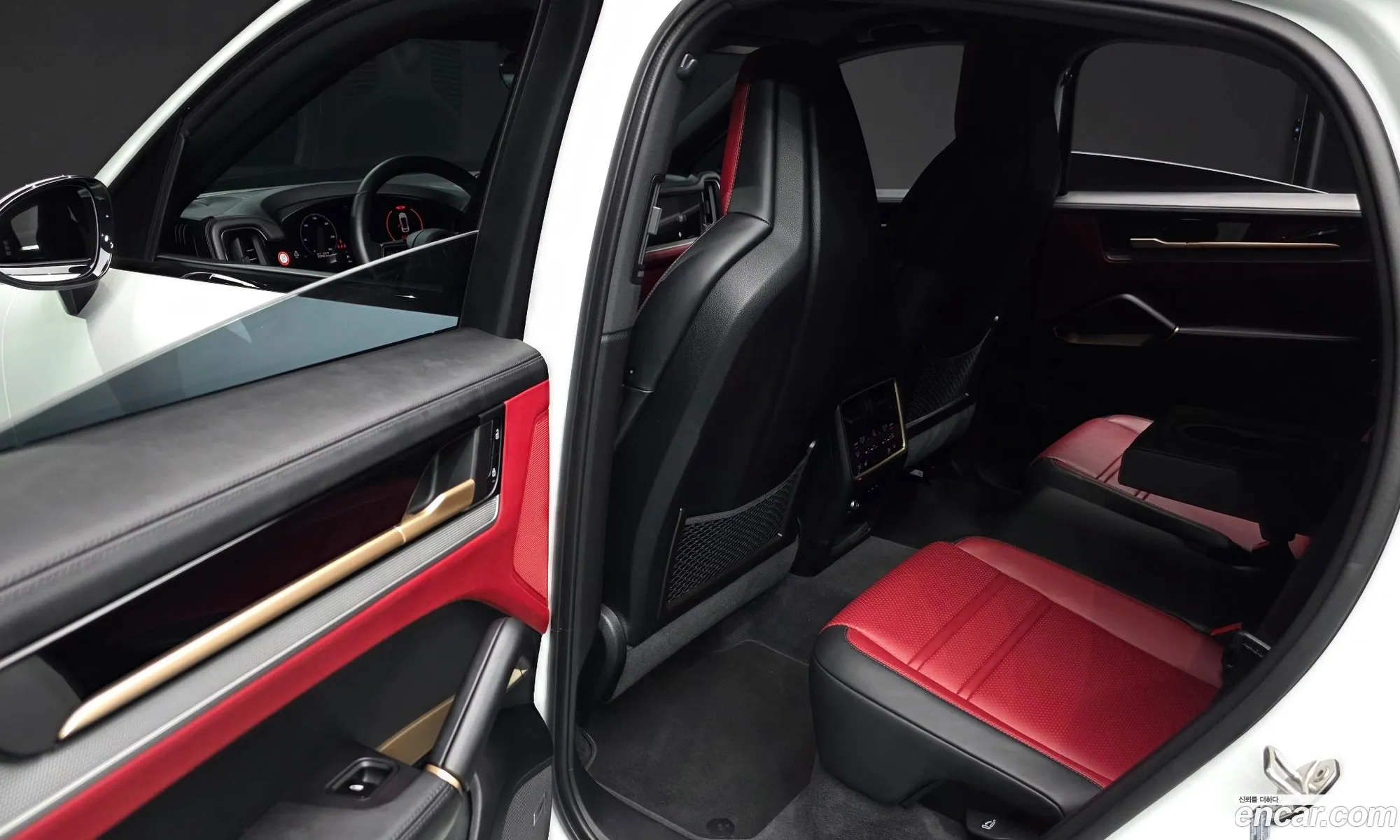 Porsche Cayenne 2024 WP1BN29Y2SDA70012 — 2