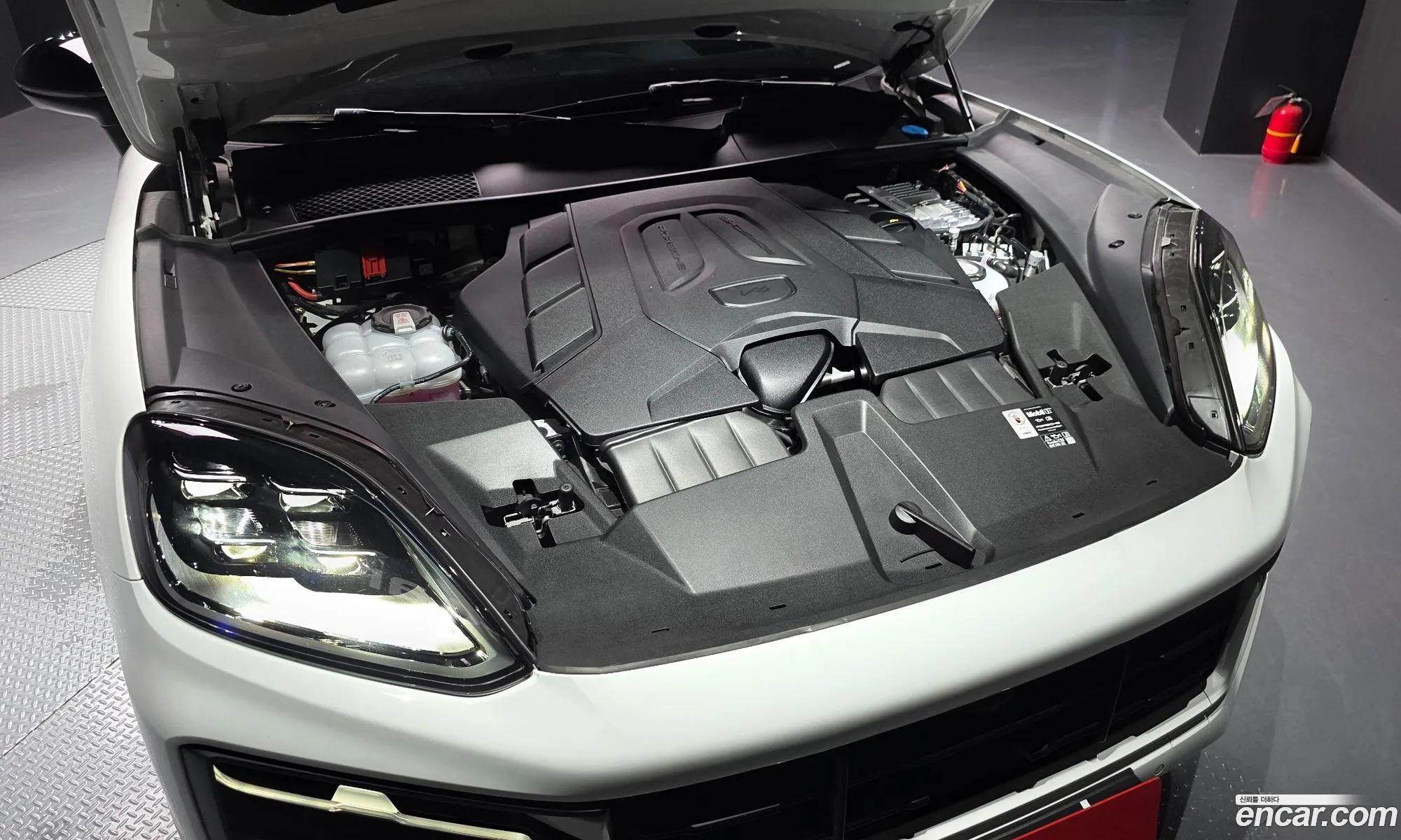 Porsche Cayenne 2024 WP1BN29Y2SDA70012 — 14