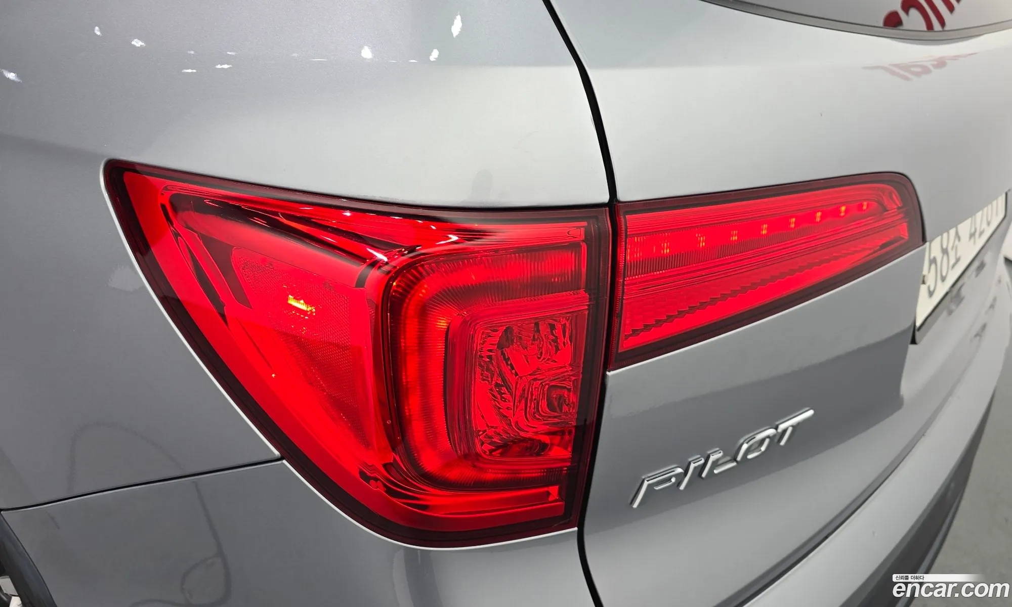 Honda Pilot 2017 5FNYF6850HB201498 — 27