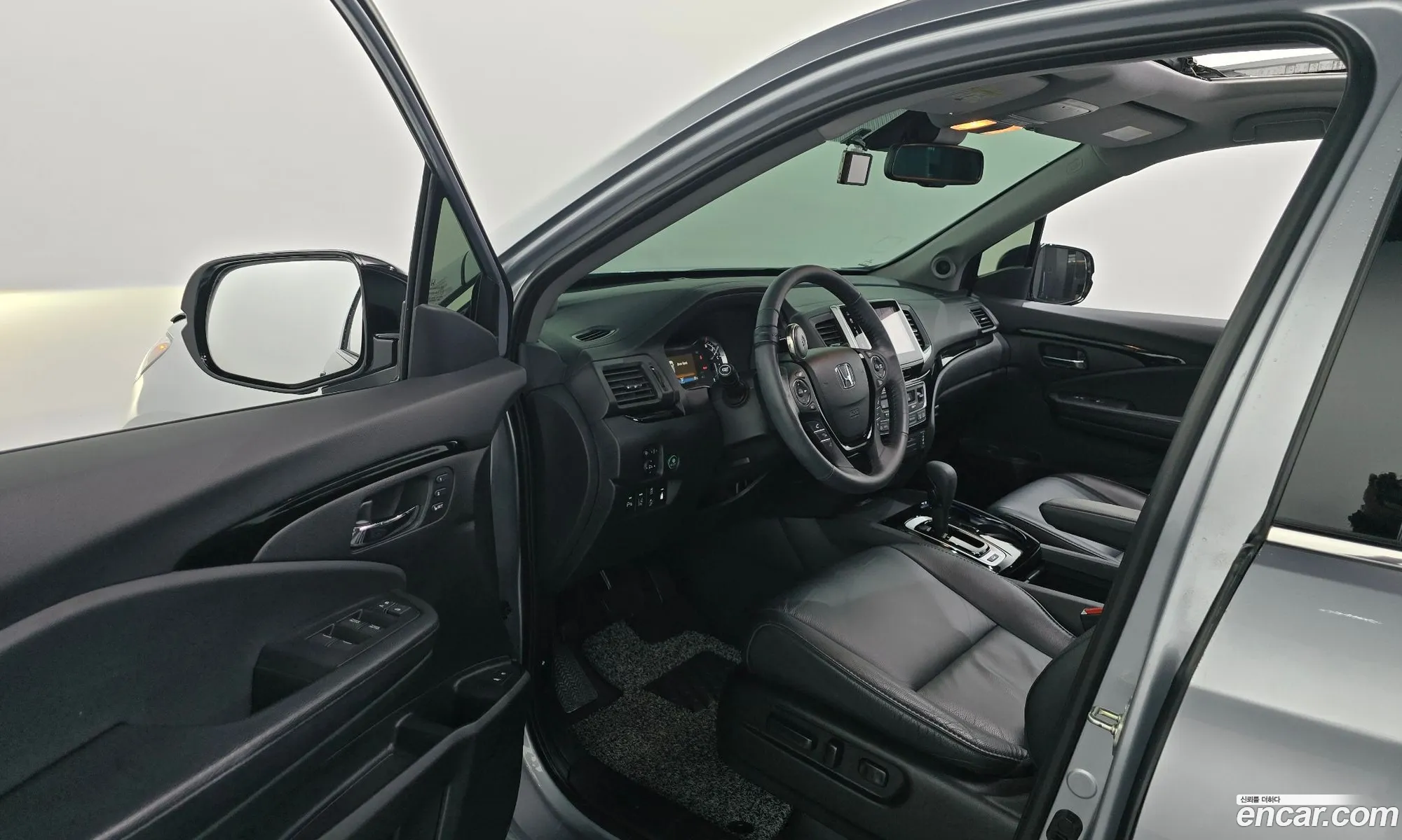 Honda Pilot 2017 5FNYF6850HB201498 — 26