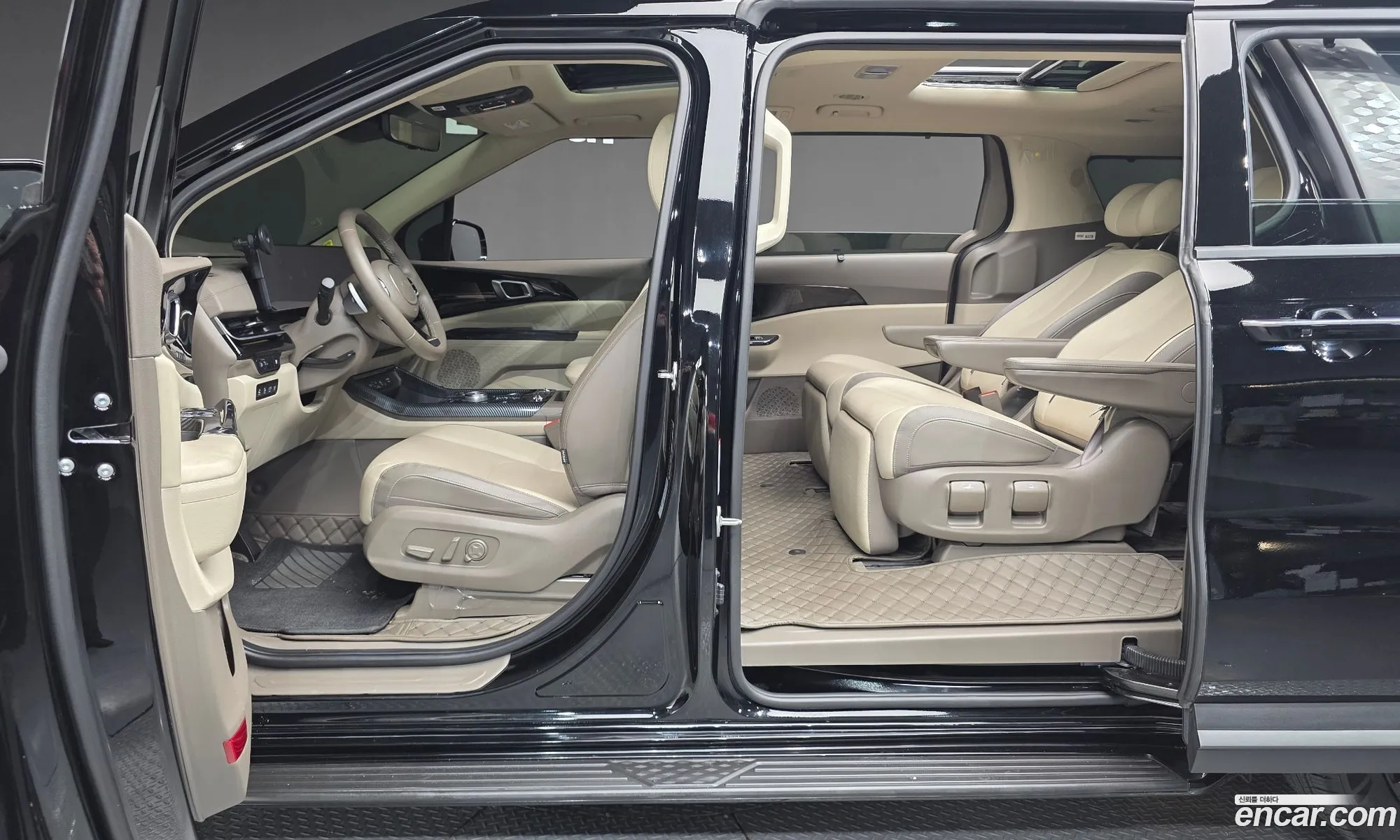 Kia Carnival 2024 — 7
