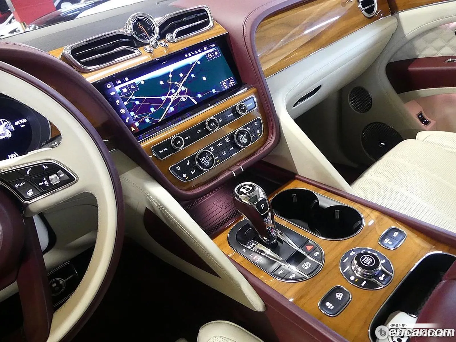 Bentley Bentayga 2022 — 20