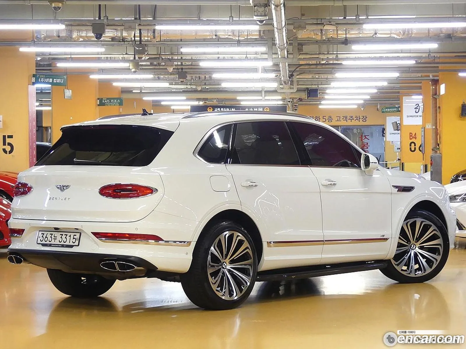 Bentley Bentayga 2022 — 6
