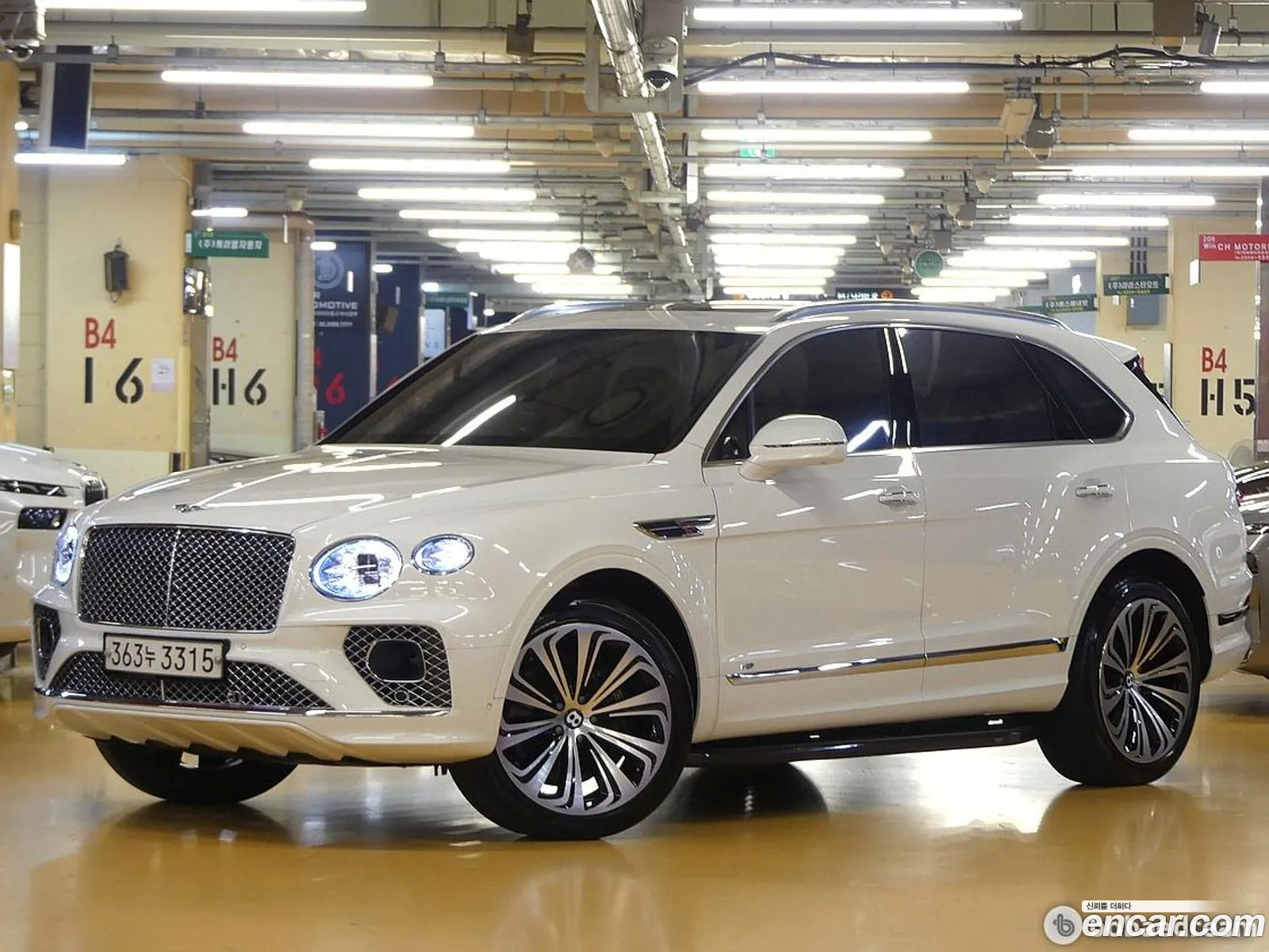 Bentley Bentayga 2022 — 3