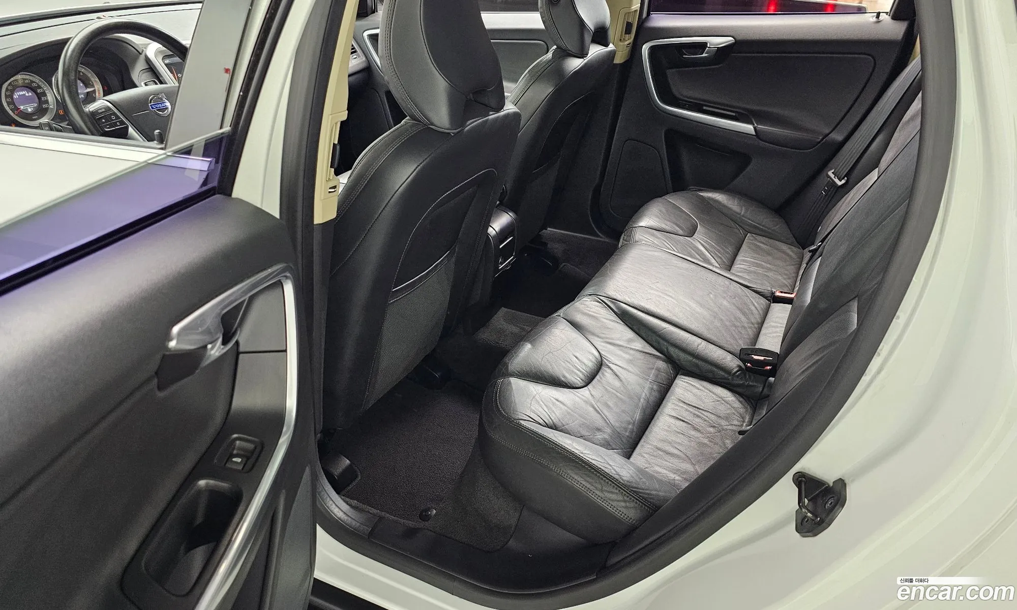 Volvo XC60 2012 YV1DZ88K0D2400764 — 16