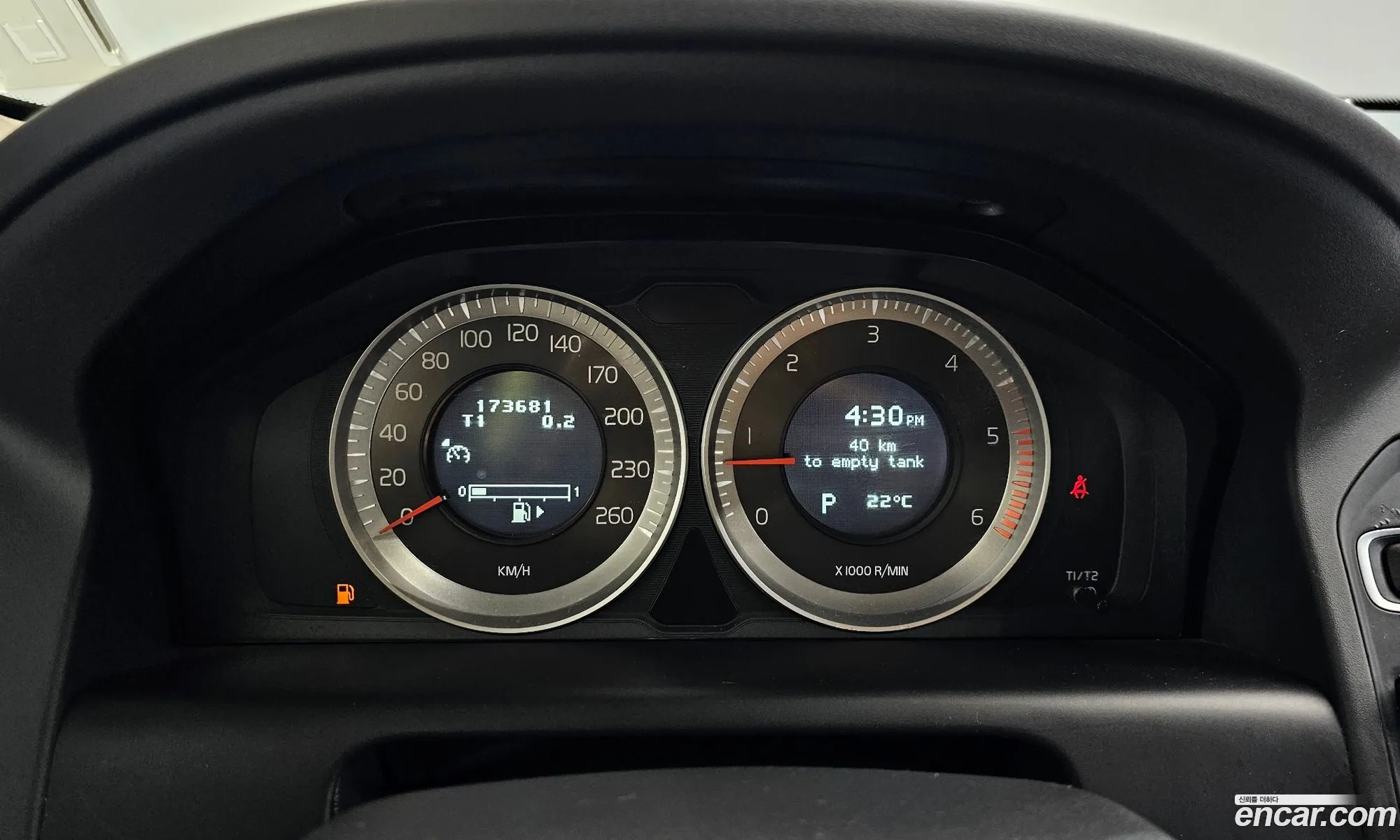 Volvo XC60 2012 YV1DZ88K0D2400764 — 9