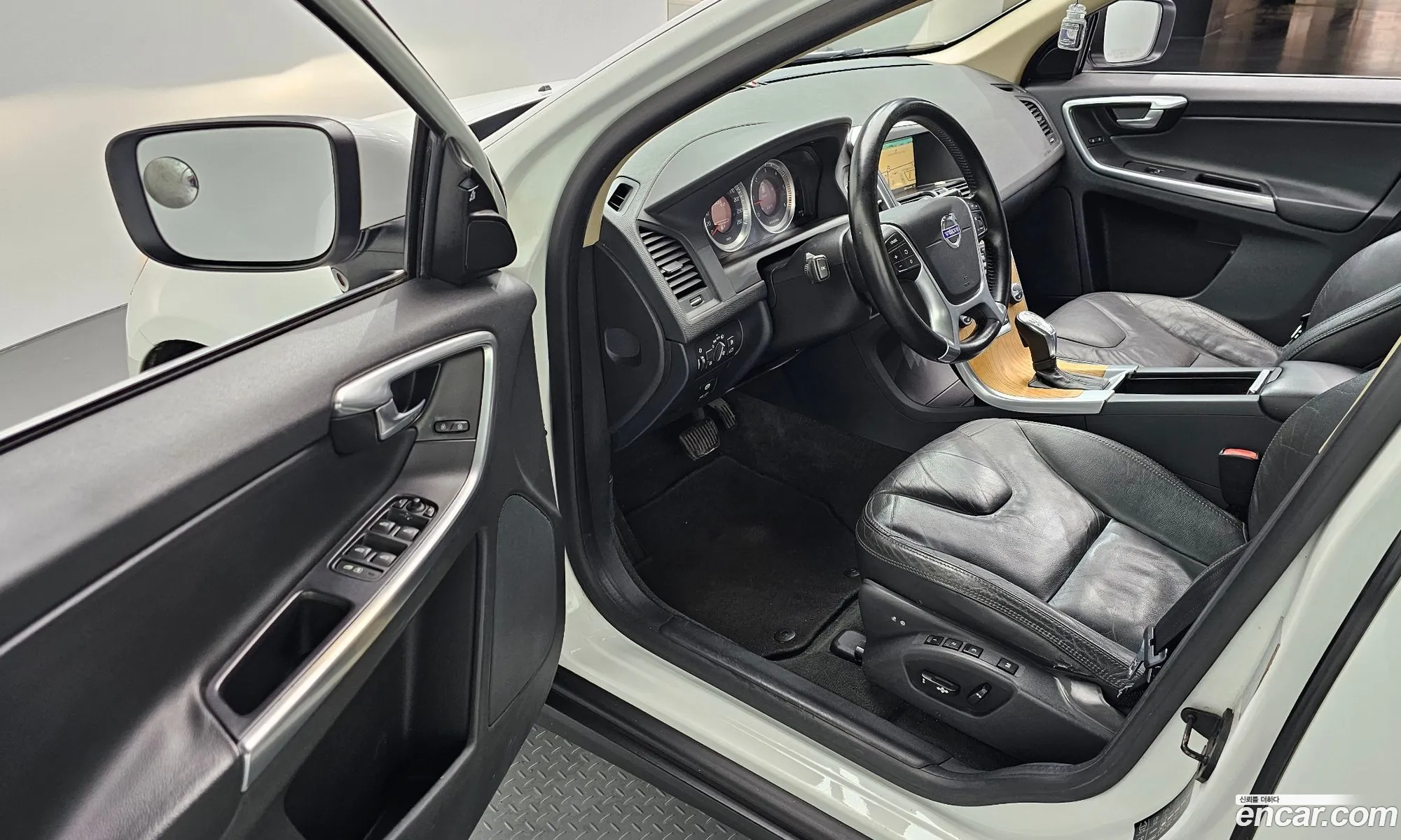 Volvo XC60 2012 YV1DZ88K0D2400764 — 13