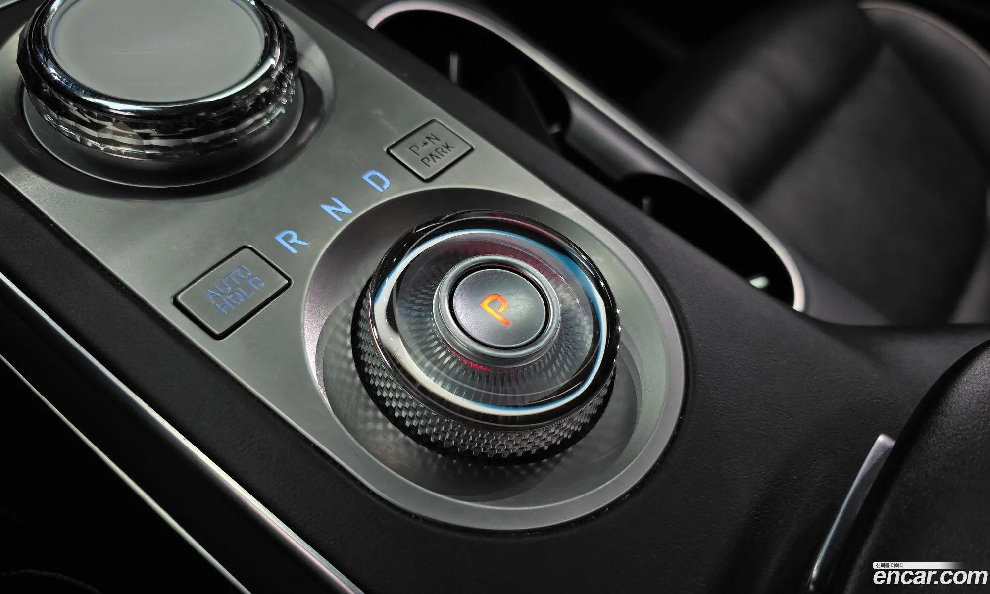 Genesis Electrified GV70 2022 — 36