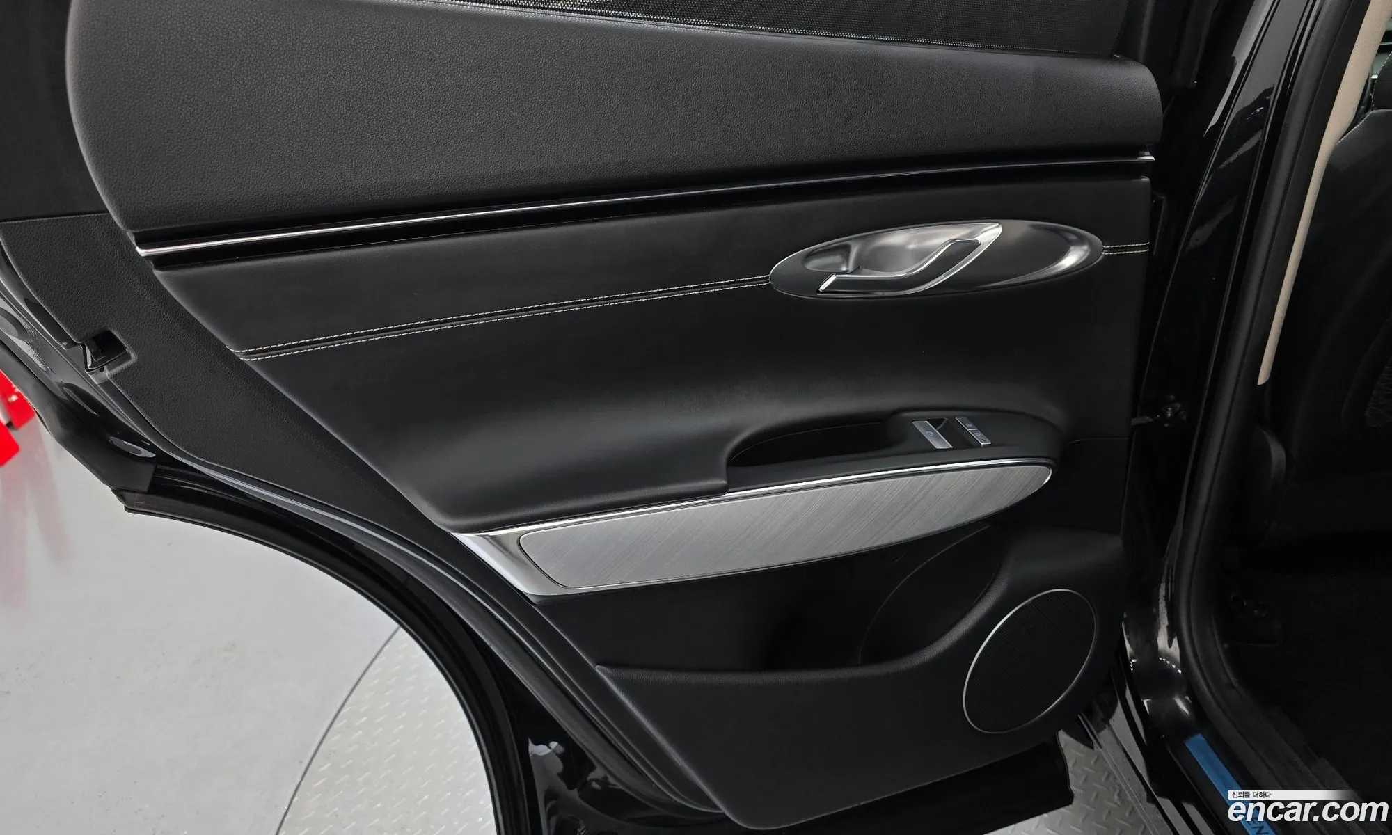 Genesis Electrified GV70 2022 — 18