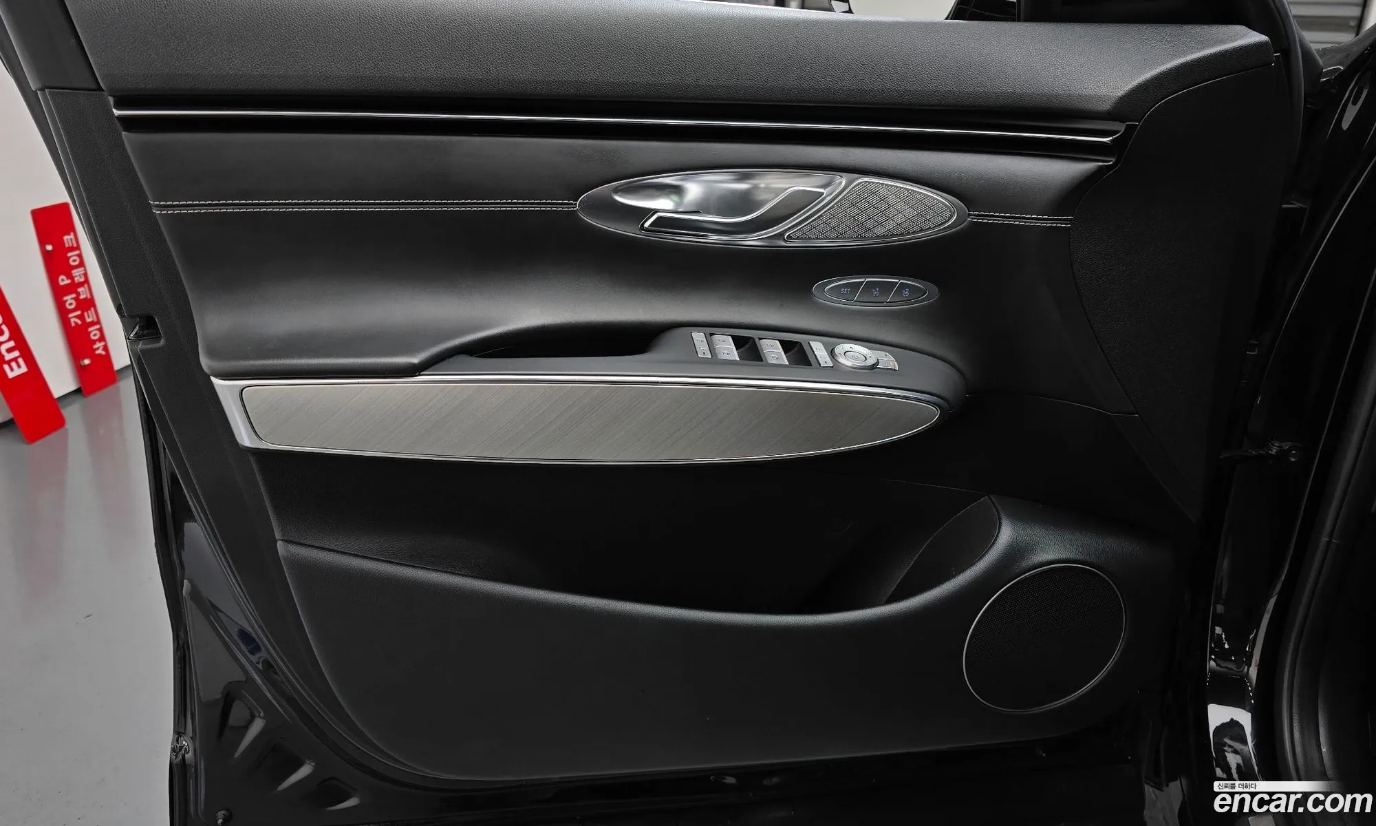 Genesis Electrified GV70 2022 — 22