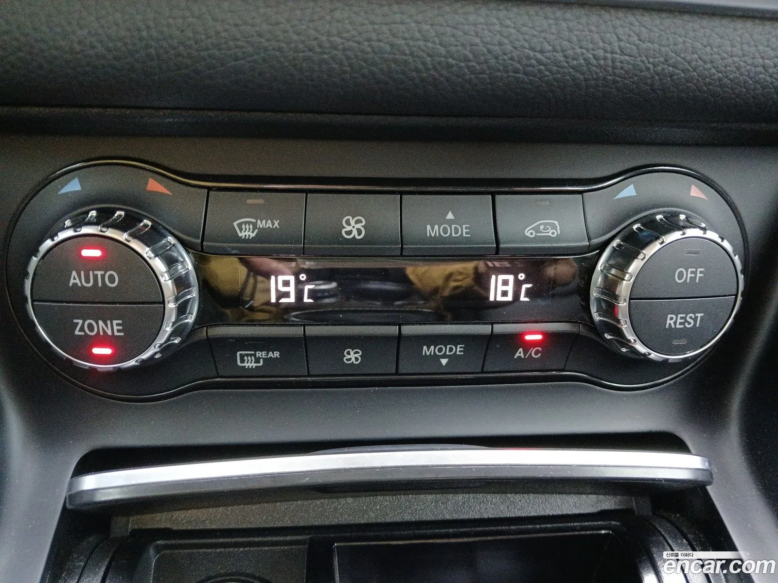 Mercedes-Benz GLA-Class X156 2017 — 11