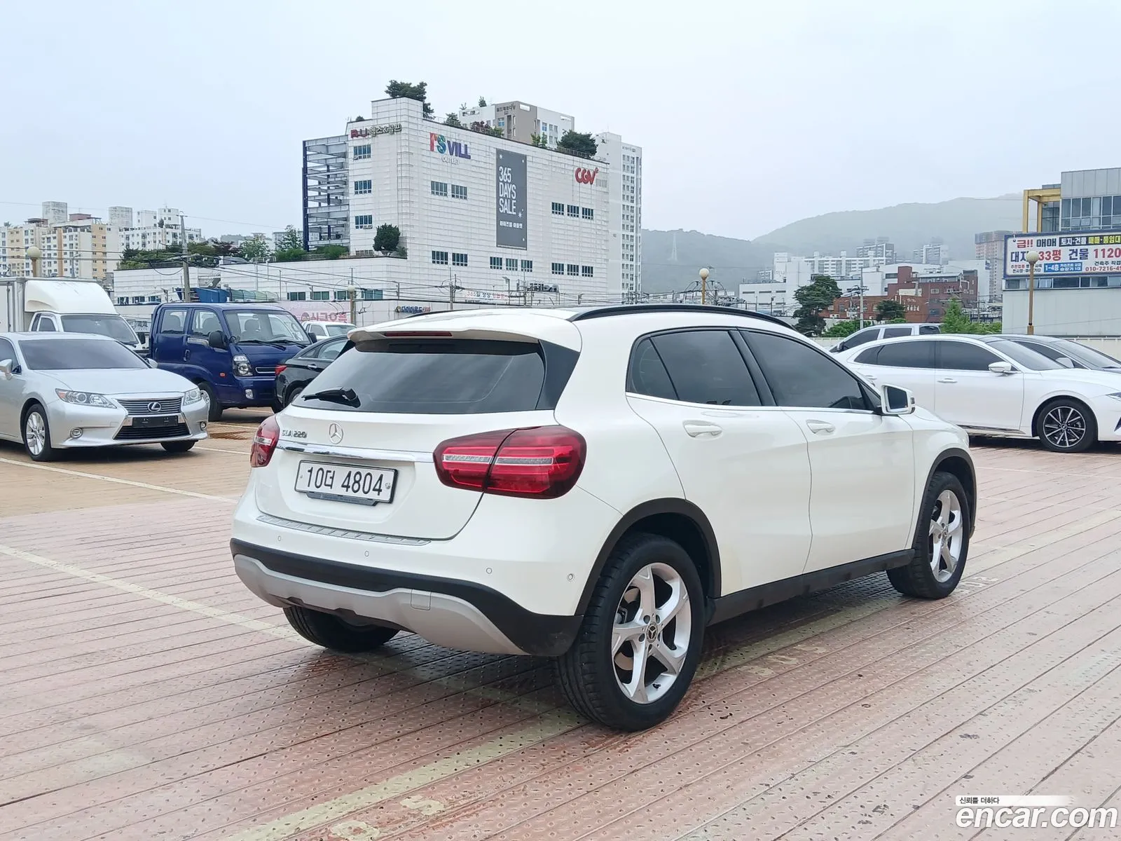 Mercedes-Benz GLA-Class X156 2017 — 20