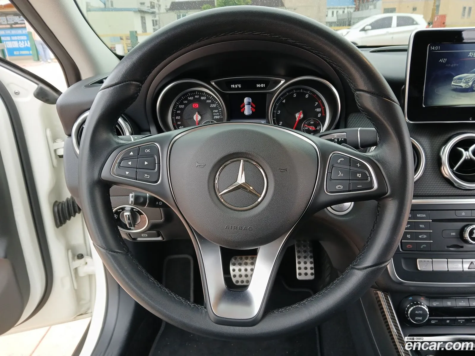Mercedes-Benz GLA-Class X156 2017 — 7
