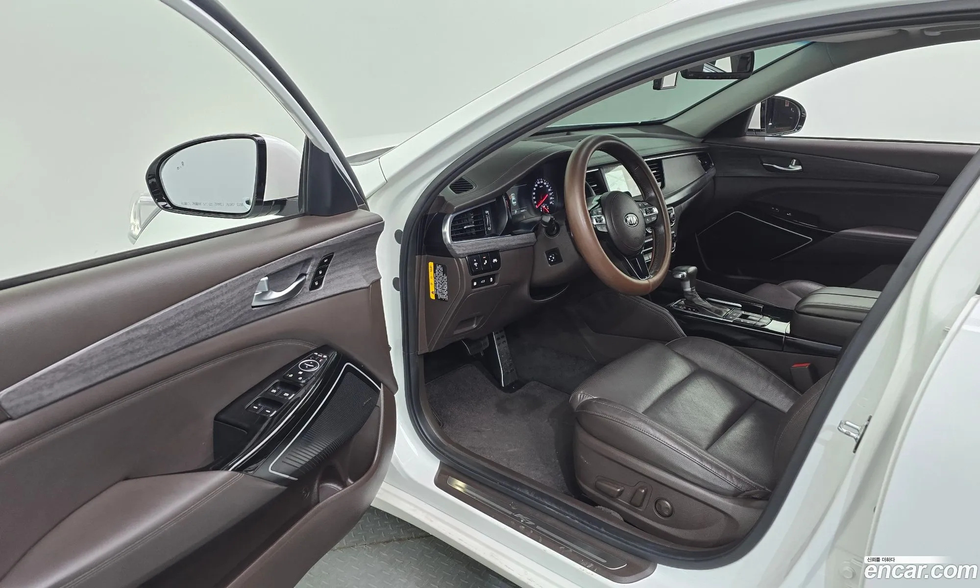 Kia K7 2017 — 7
