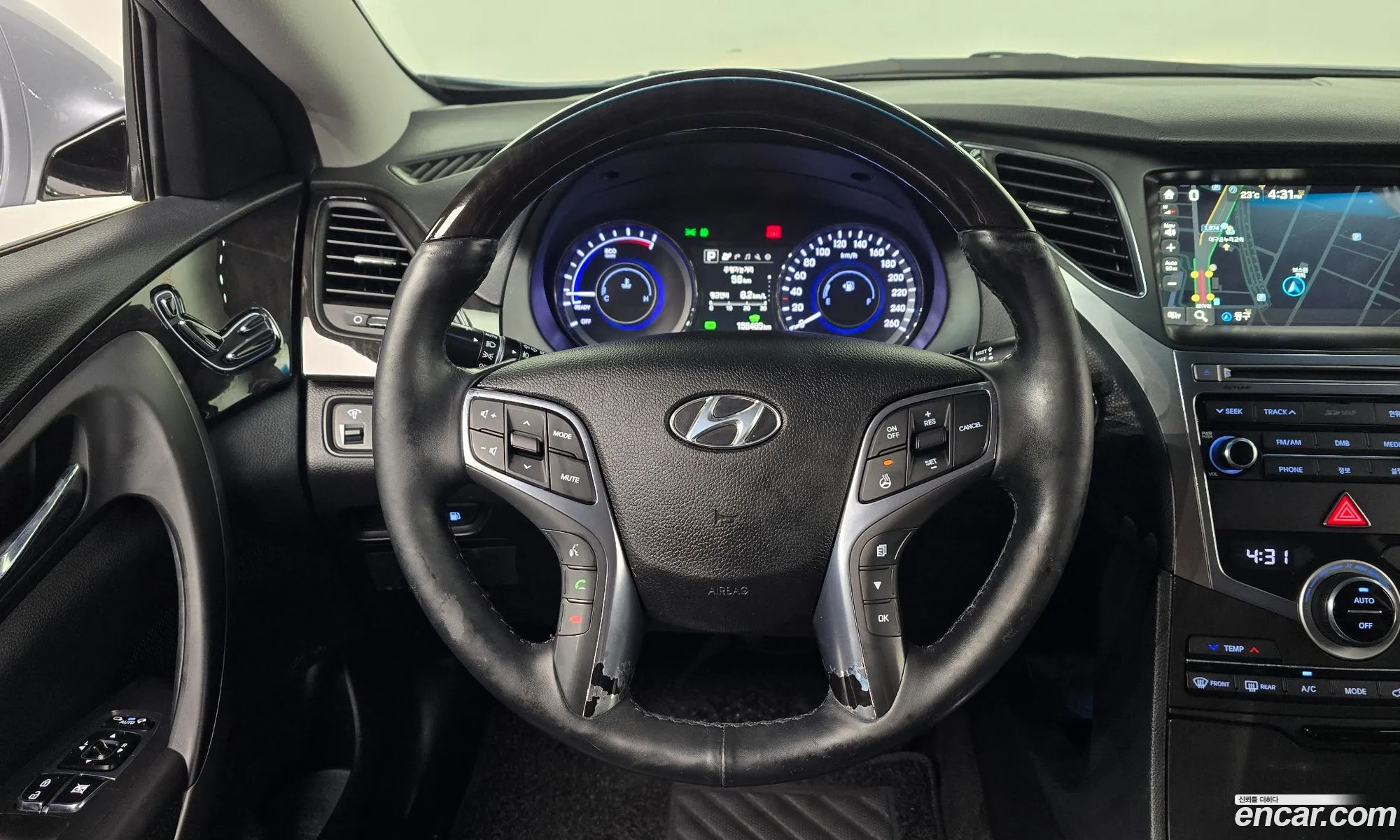 Hyundai Grandeur HG Hybrid 2015 — 15