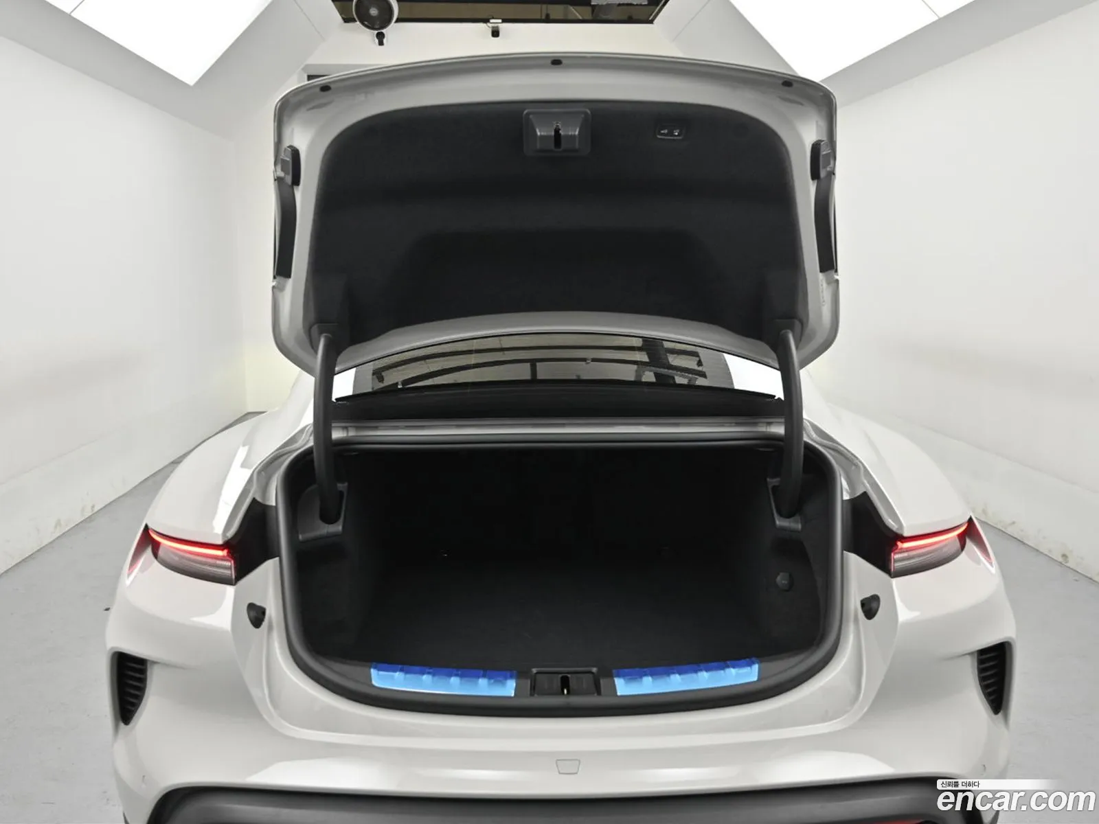 Porsche Taycan 2025 — 11