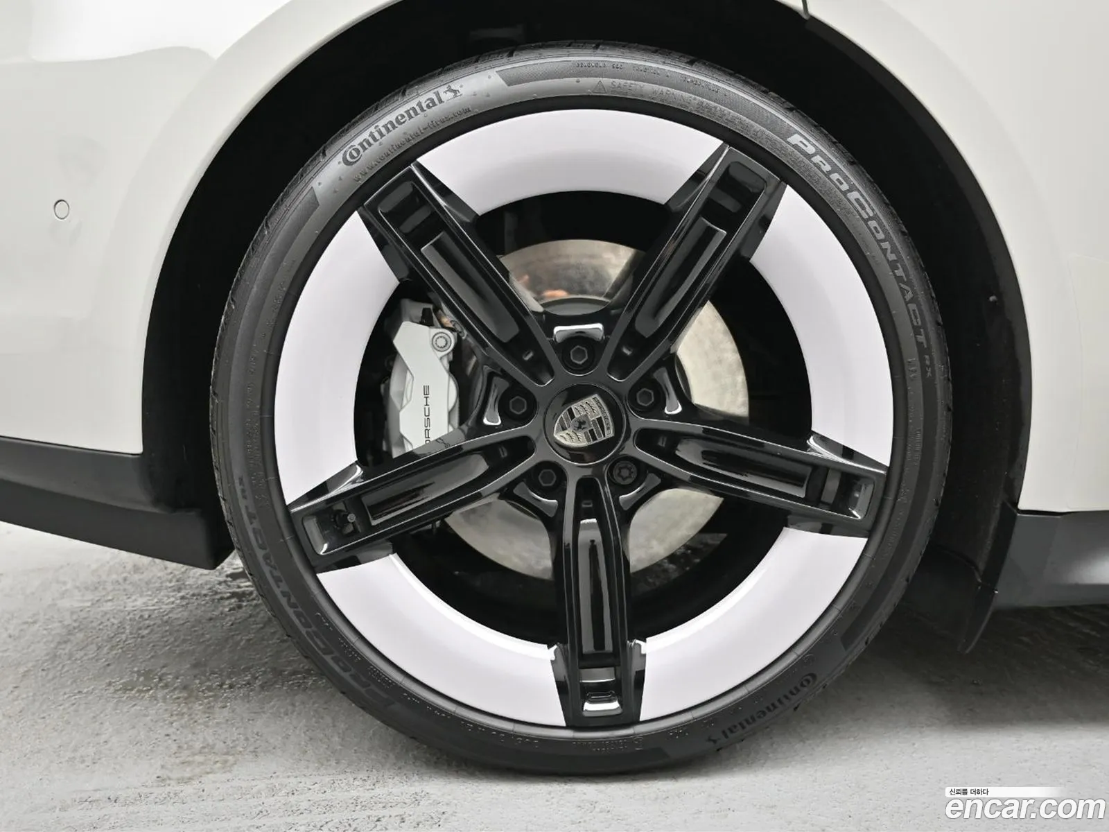 Porsche Taycan 2025 — 15