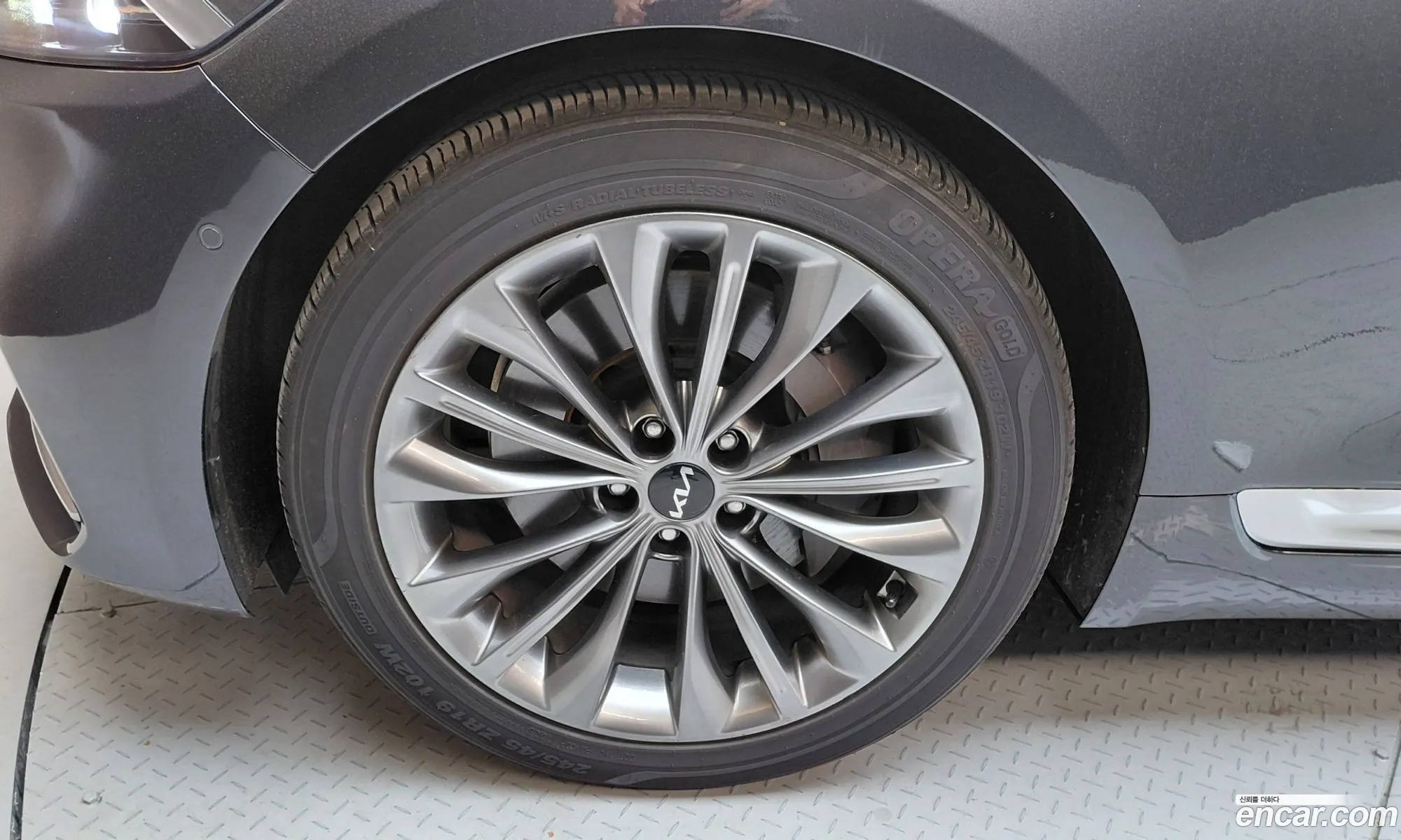 Kia K9 2022 — 25