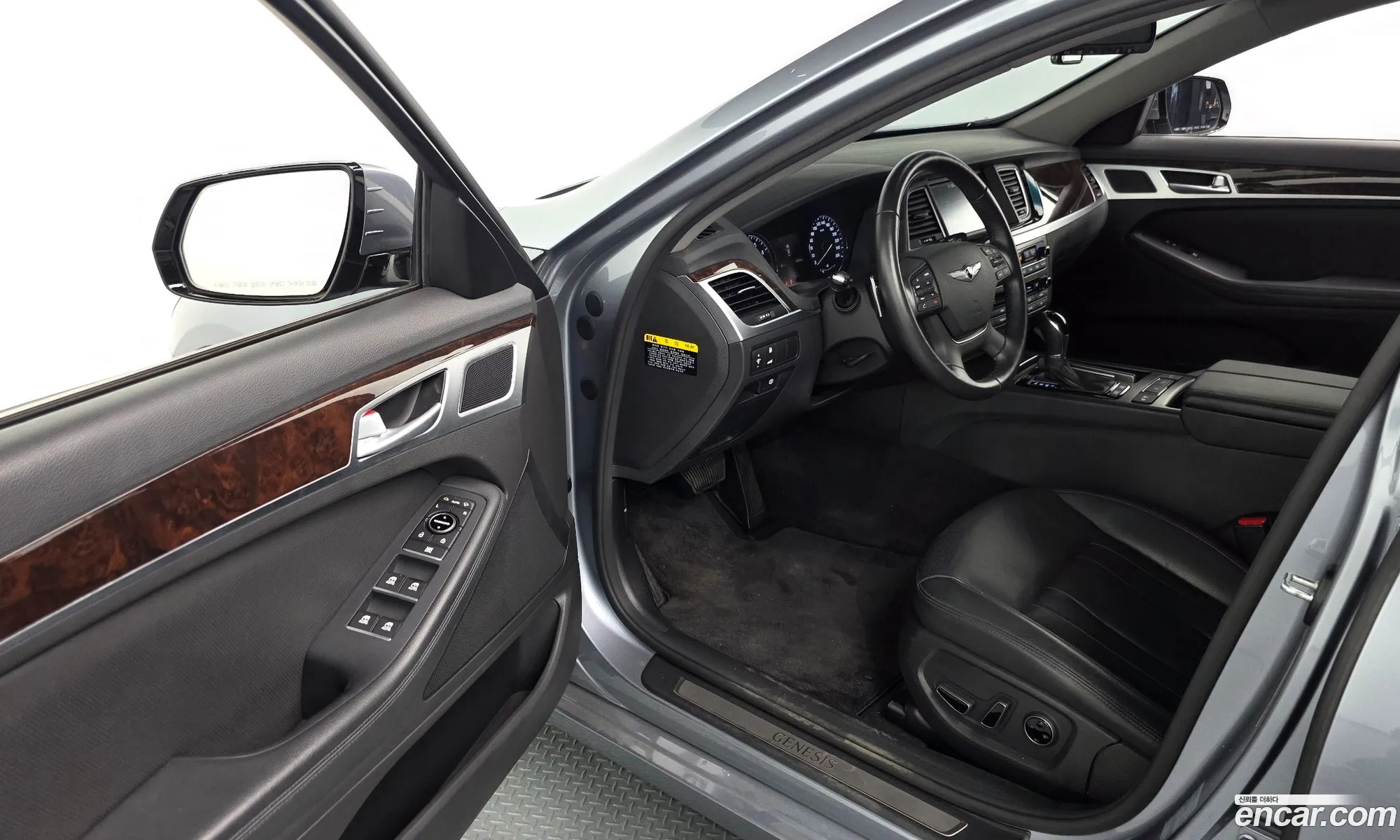 Hyundai Genesis DH 2016 — 18