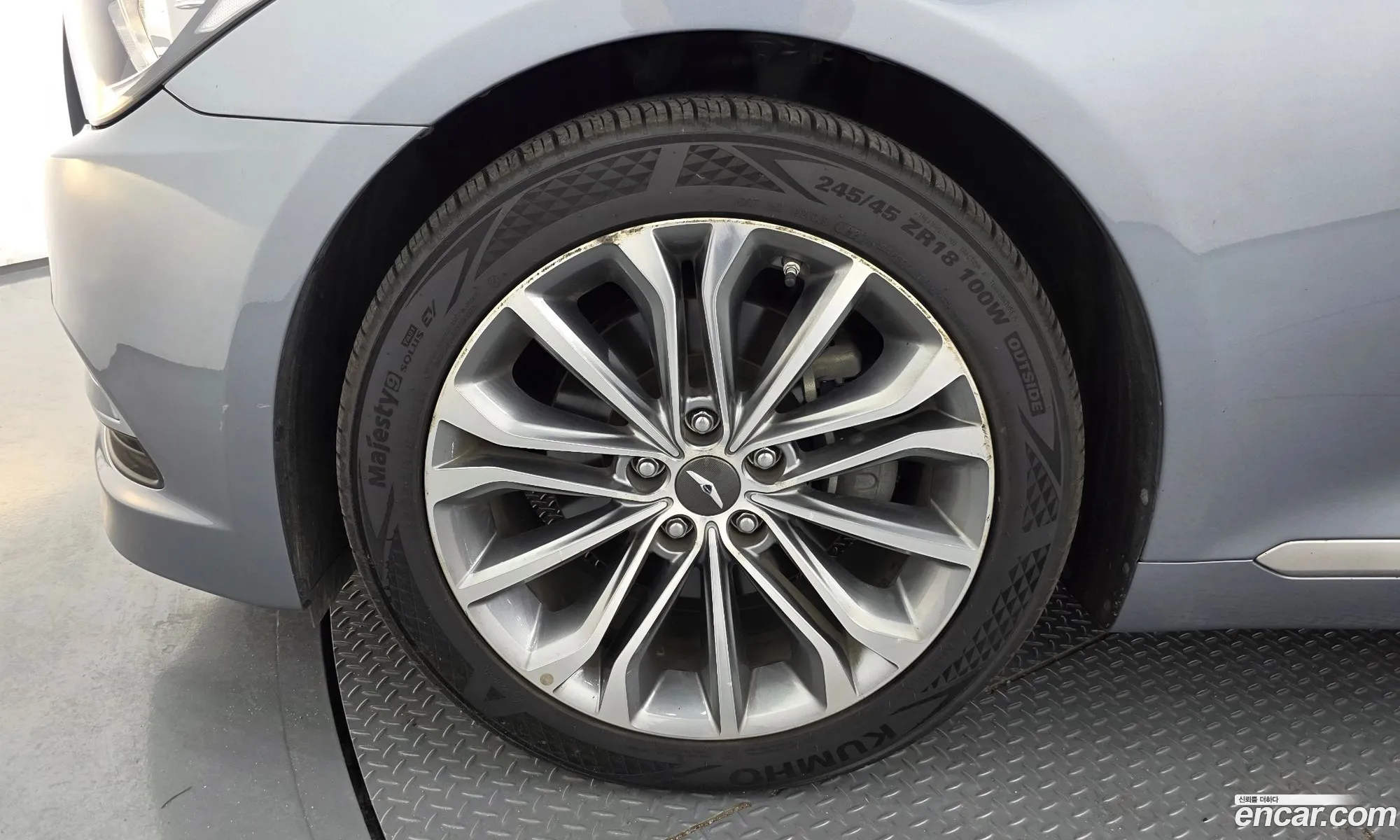 Hyundai Genesis DH 2016 — 14