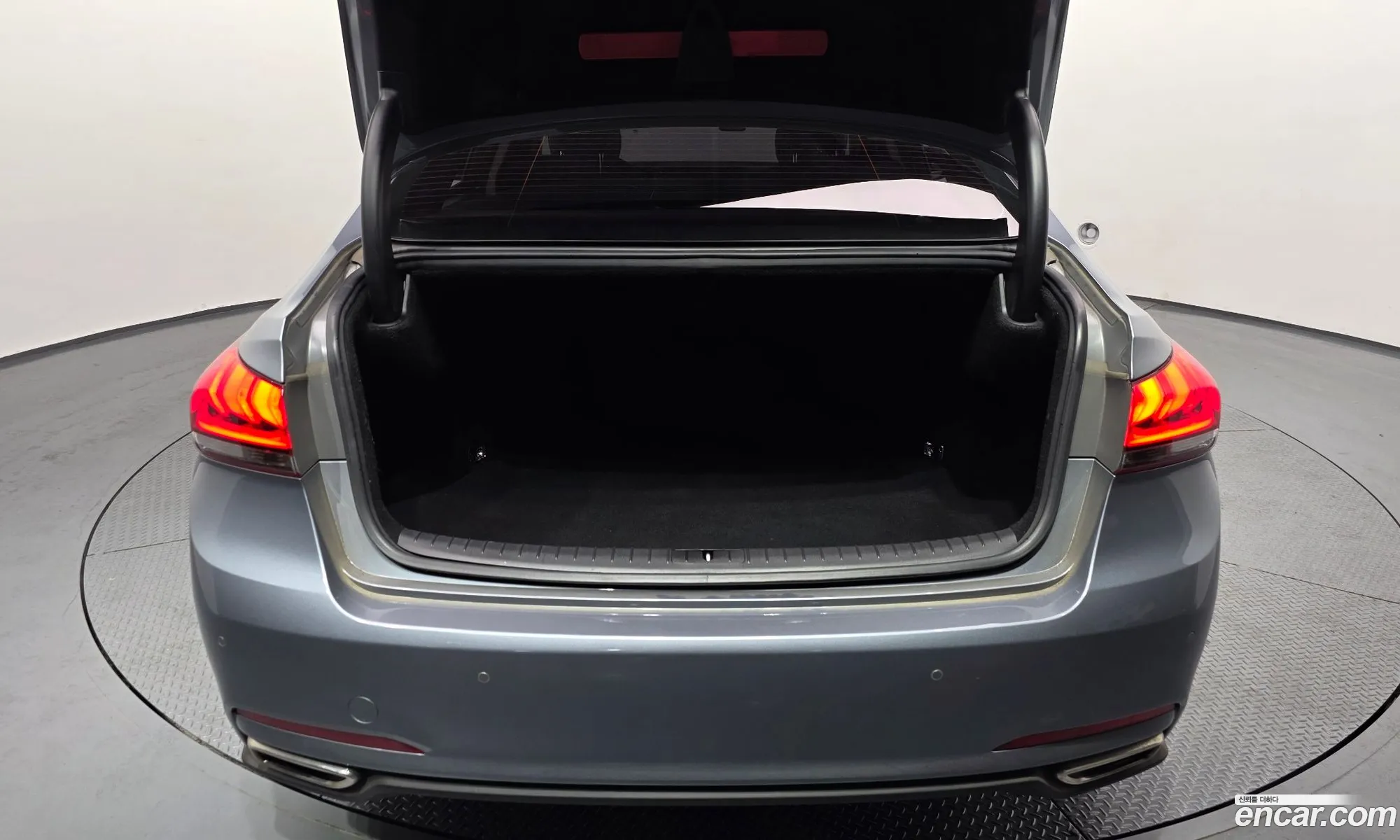Hyundai Genesis DH 2016 — 5