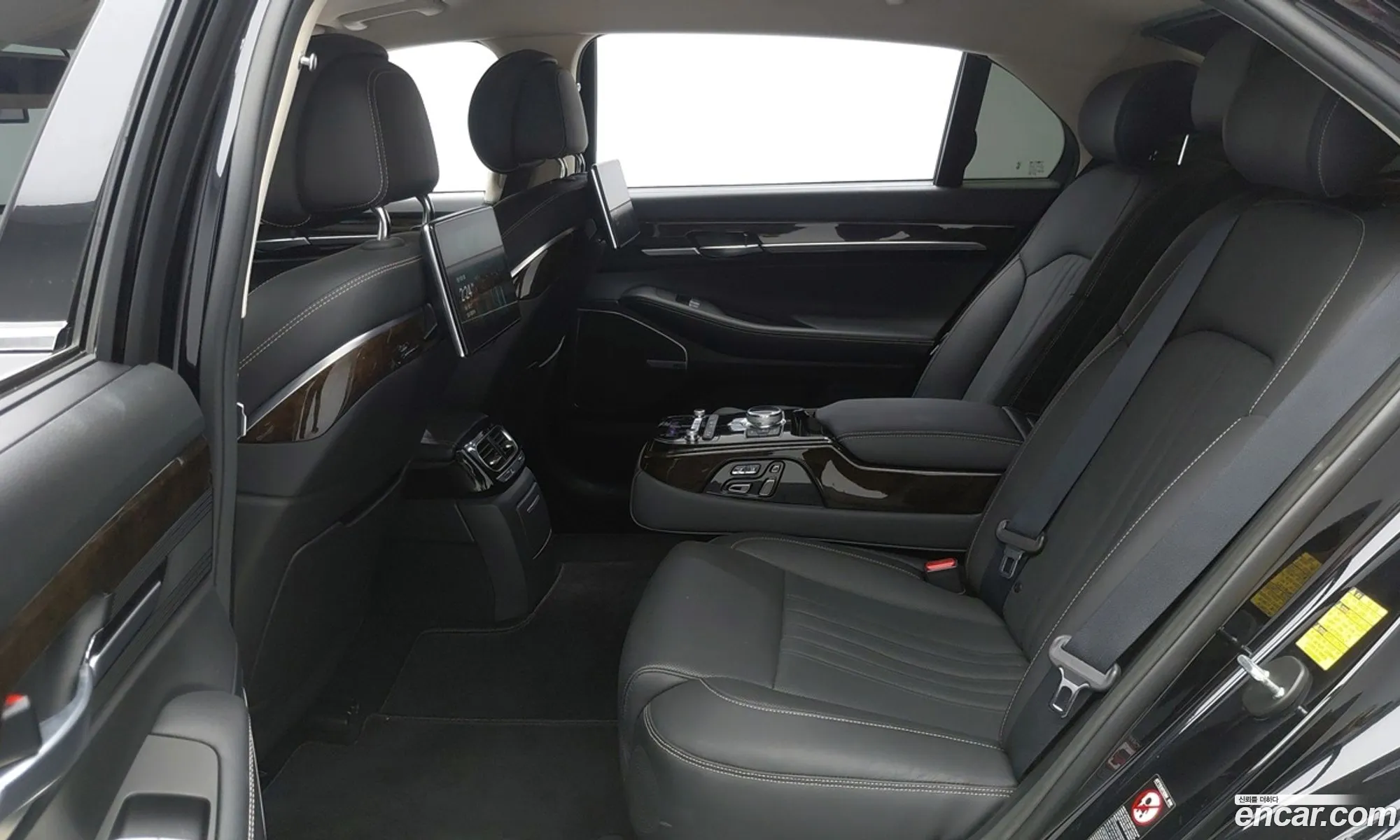 Genesis G90 2020 — 2