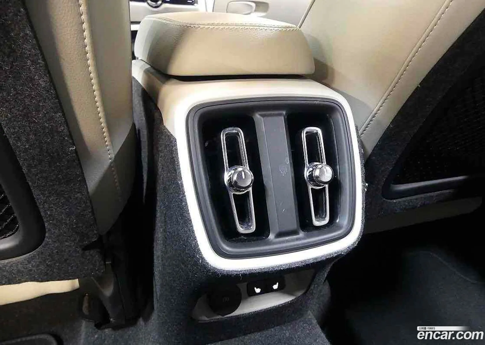Volvo XC40 2024 — 11