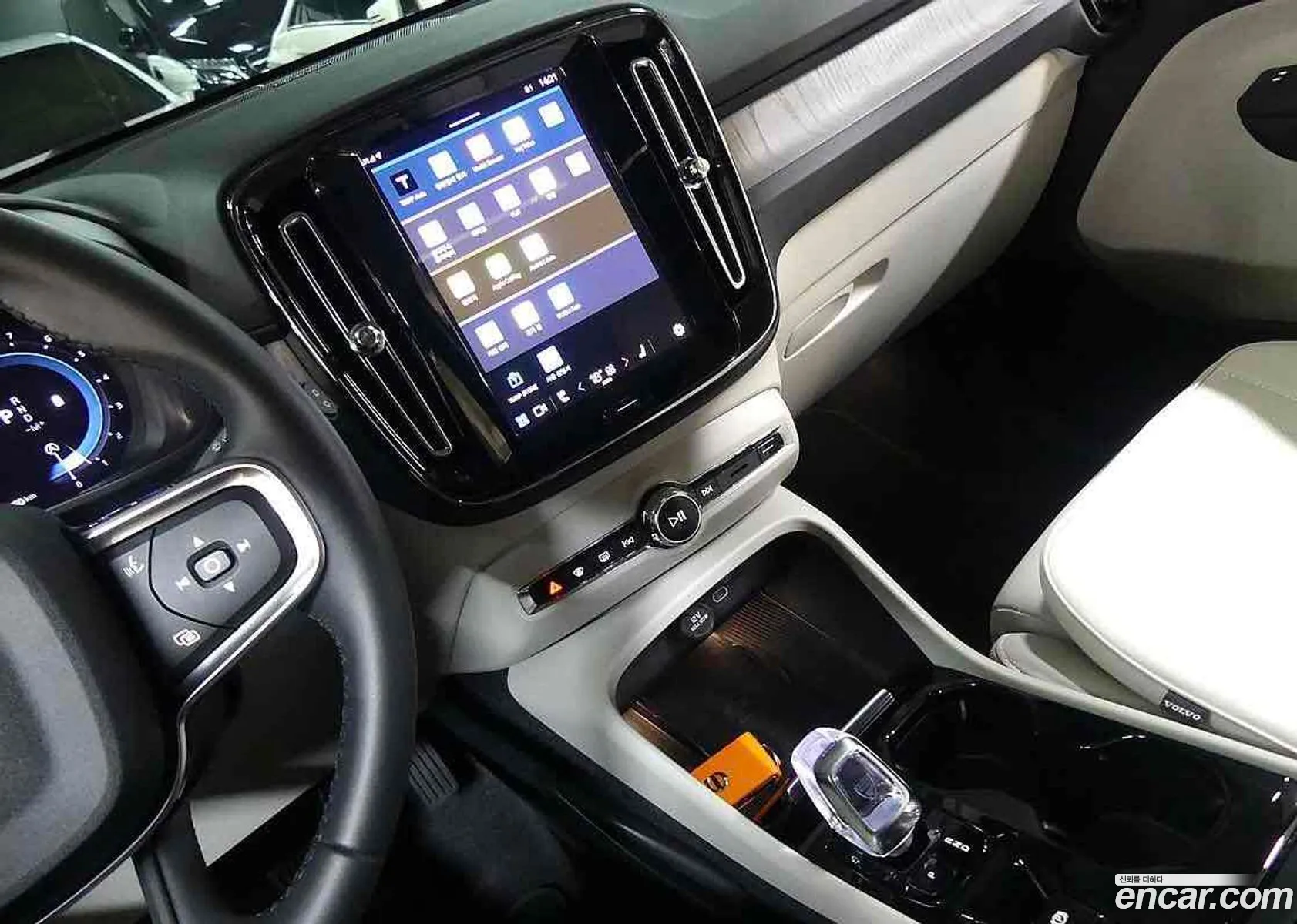 Volvo XC40 2024 — 12