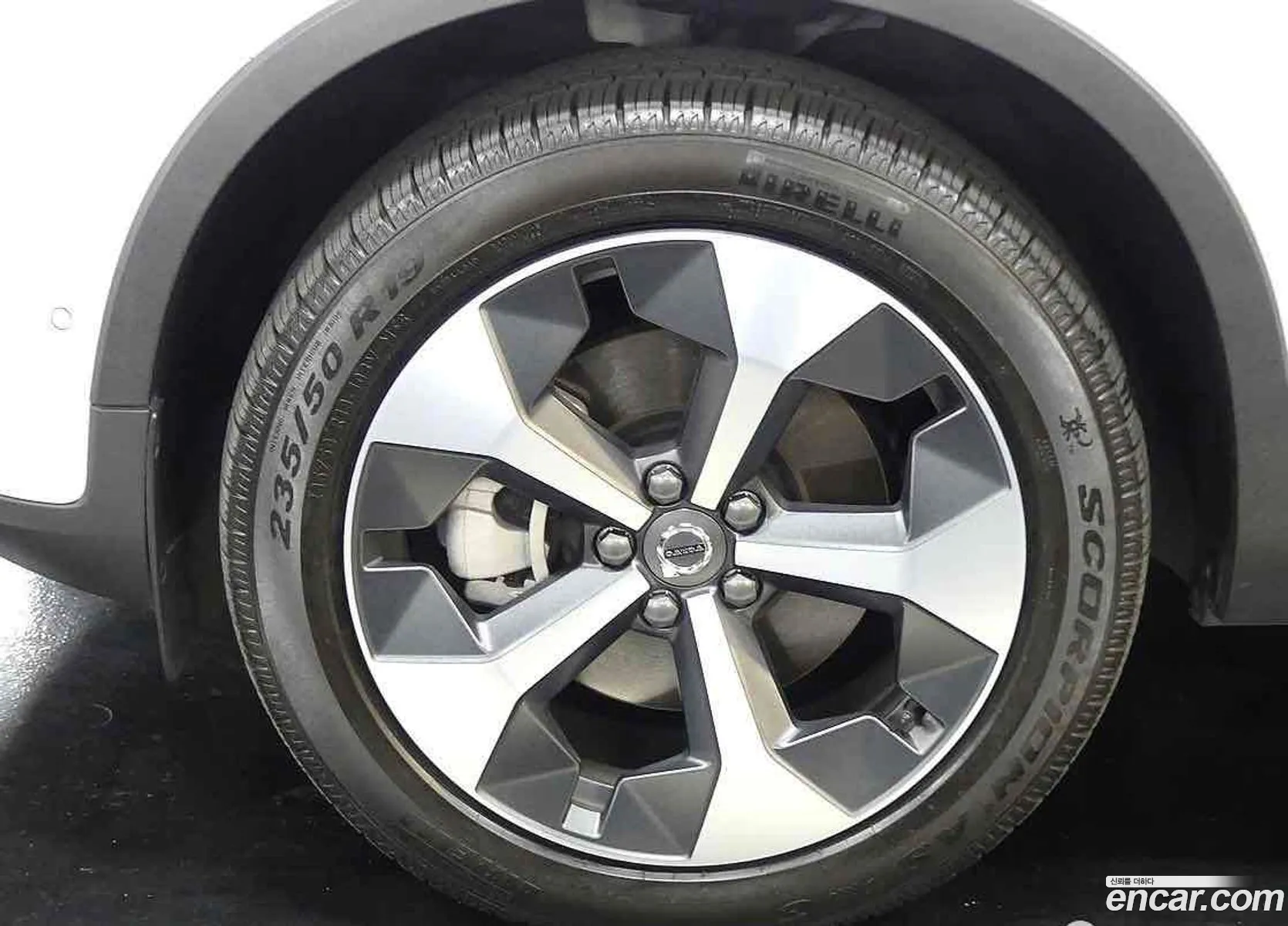 Volvo XC40 2024 — 9