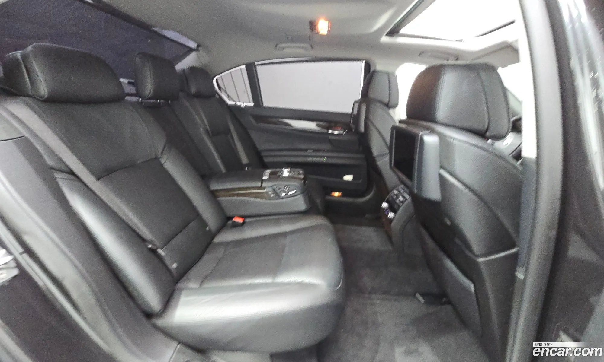 BMW 7 Series 2011 WBAKB8107BC346643 — 10