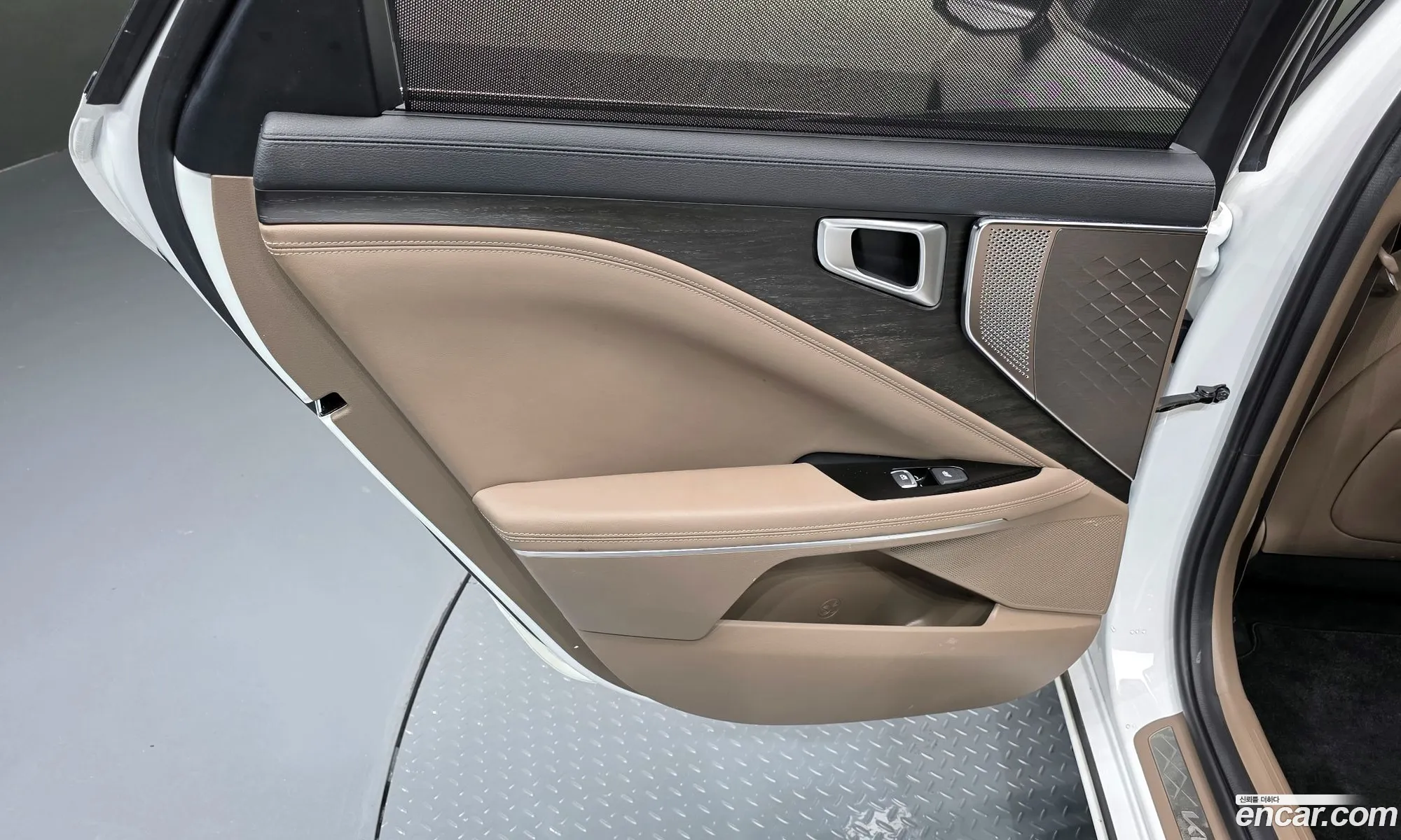 Kia K8 Hybrid 2022 — 13