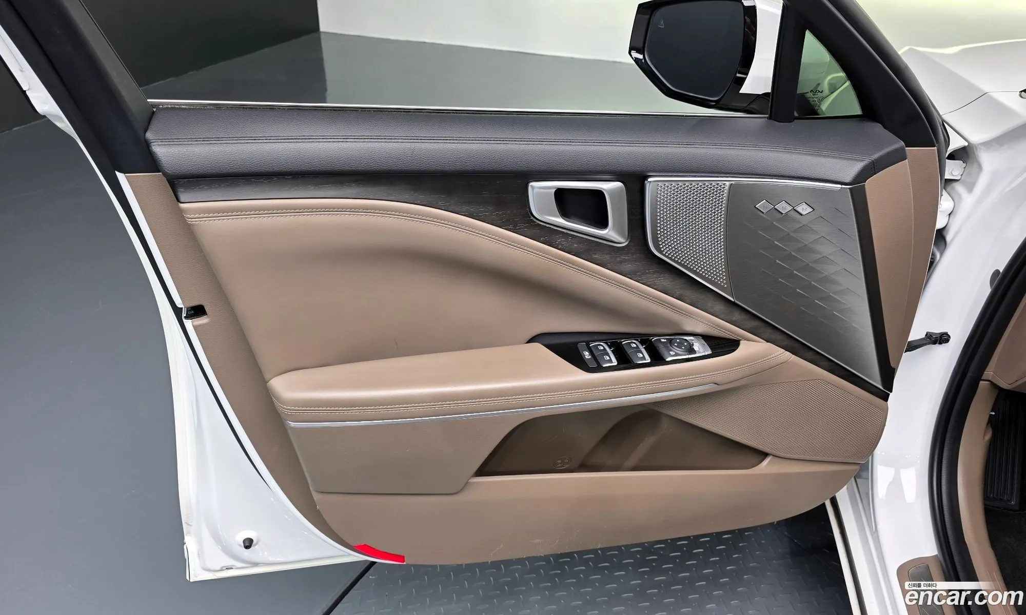 Kia K8 Hybrid 2022 — 15