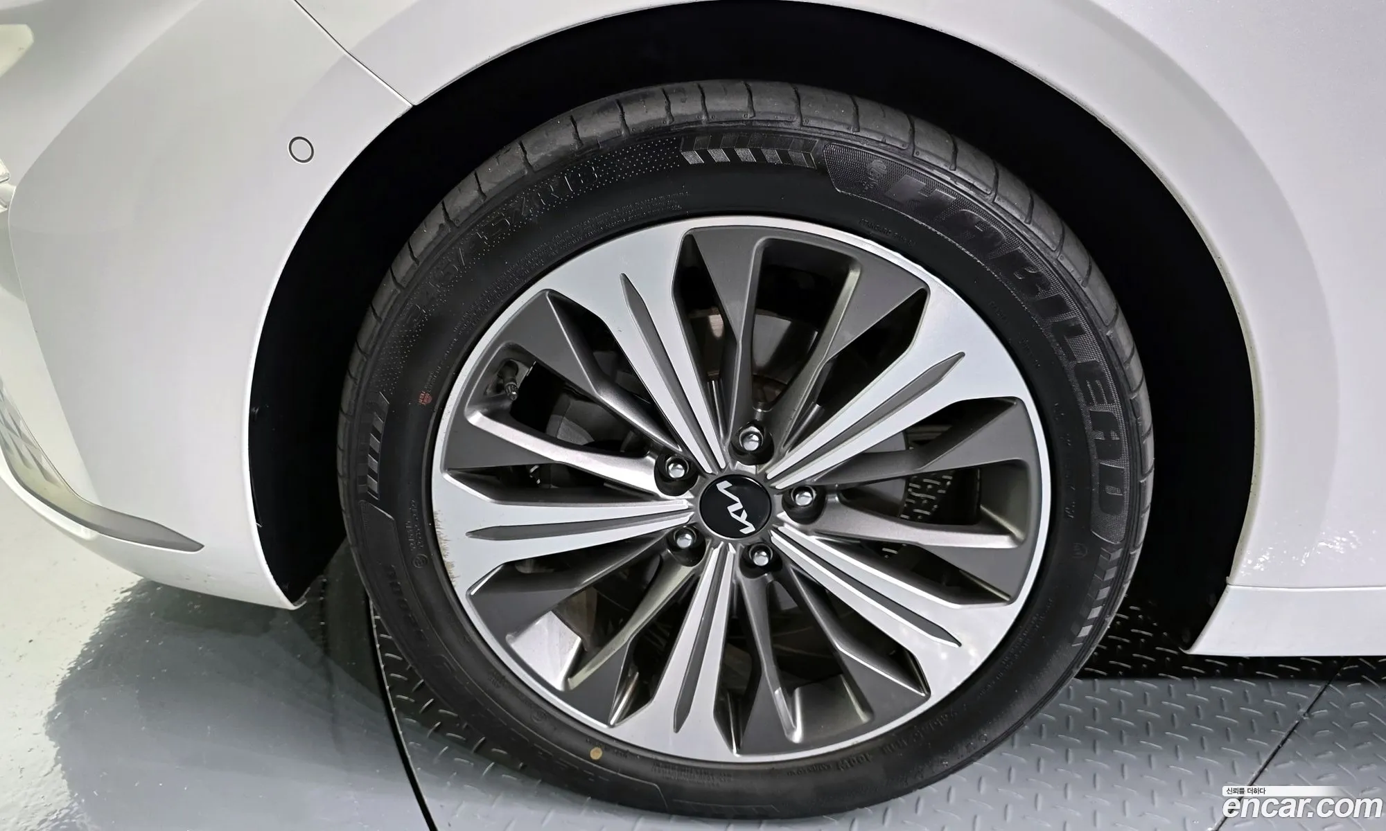 Kia K8 Hybrid 2022 — 33