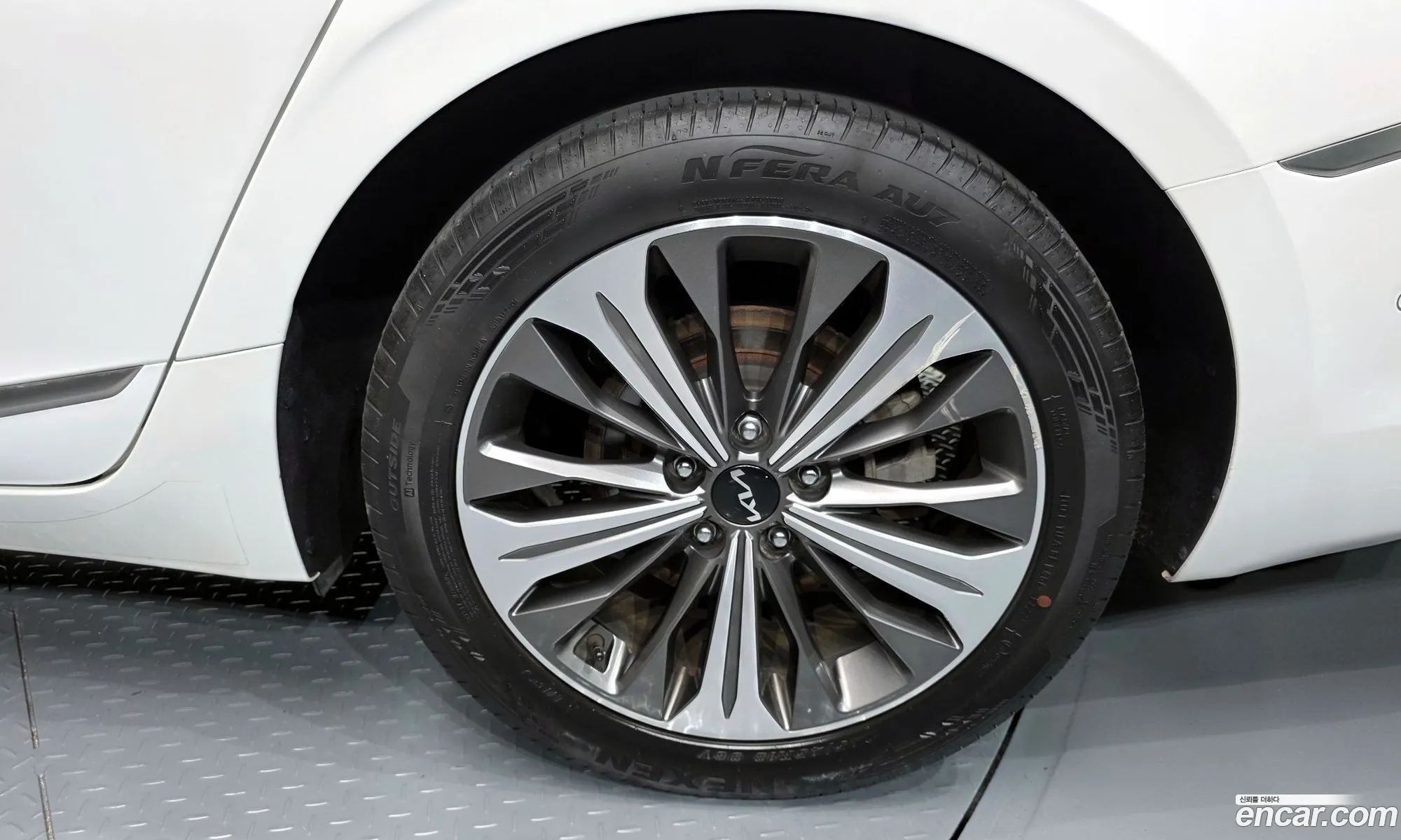 Kia K8 Hybrid 2022 — 29