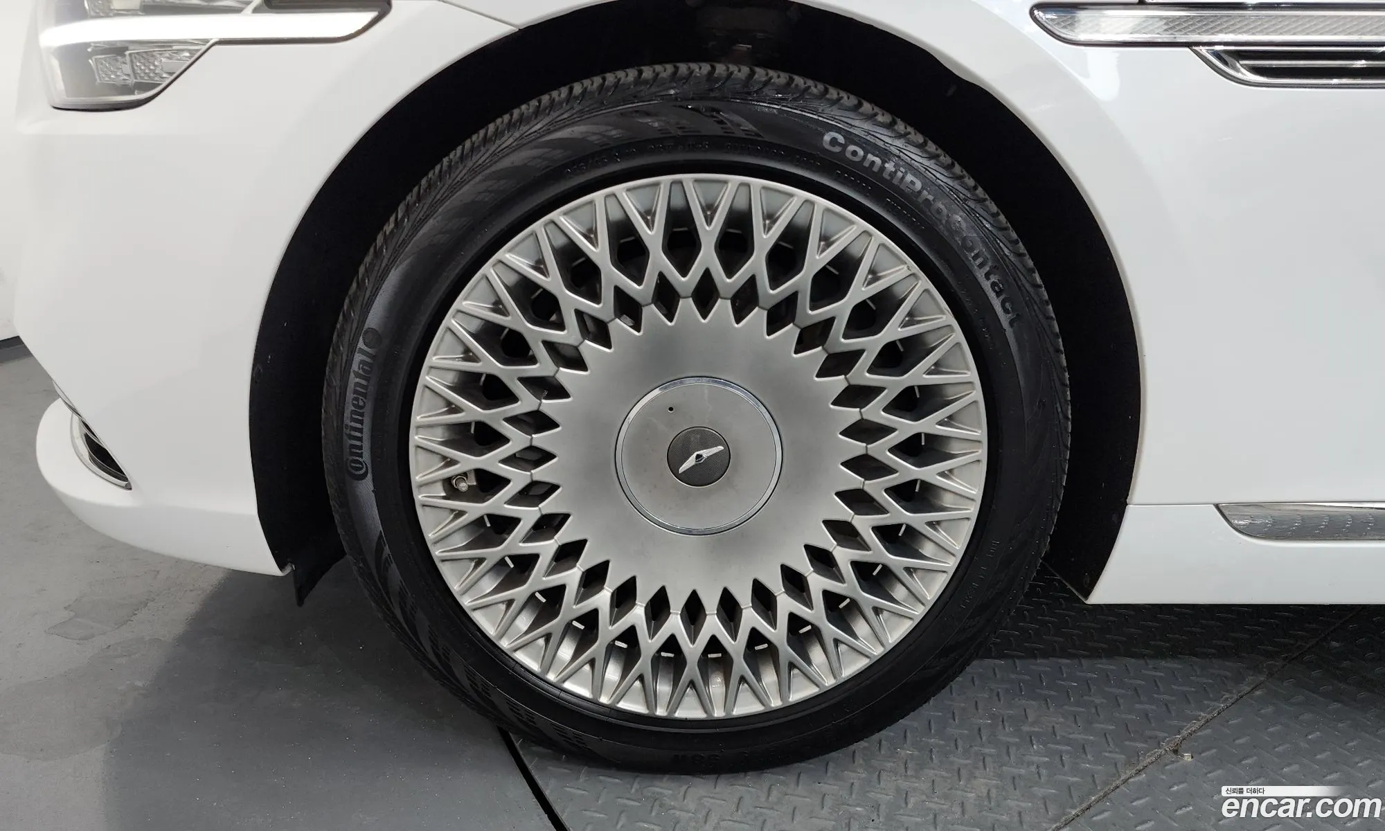 Genesis G90 2020 — 42