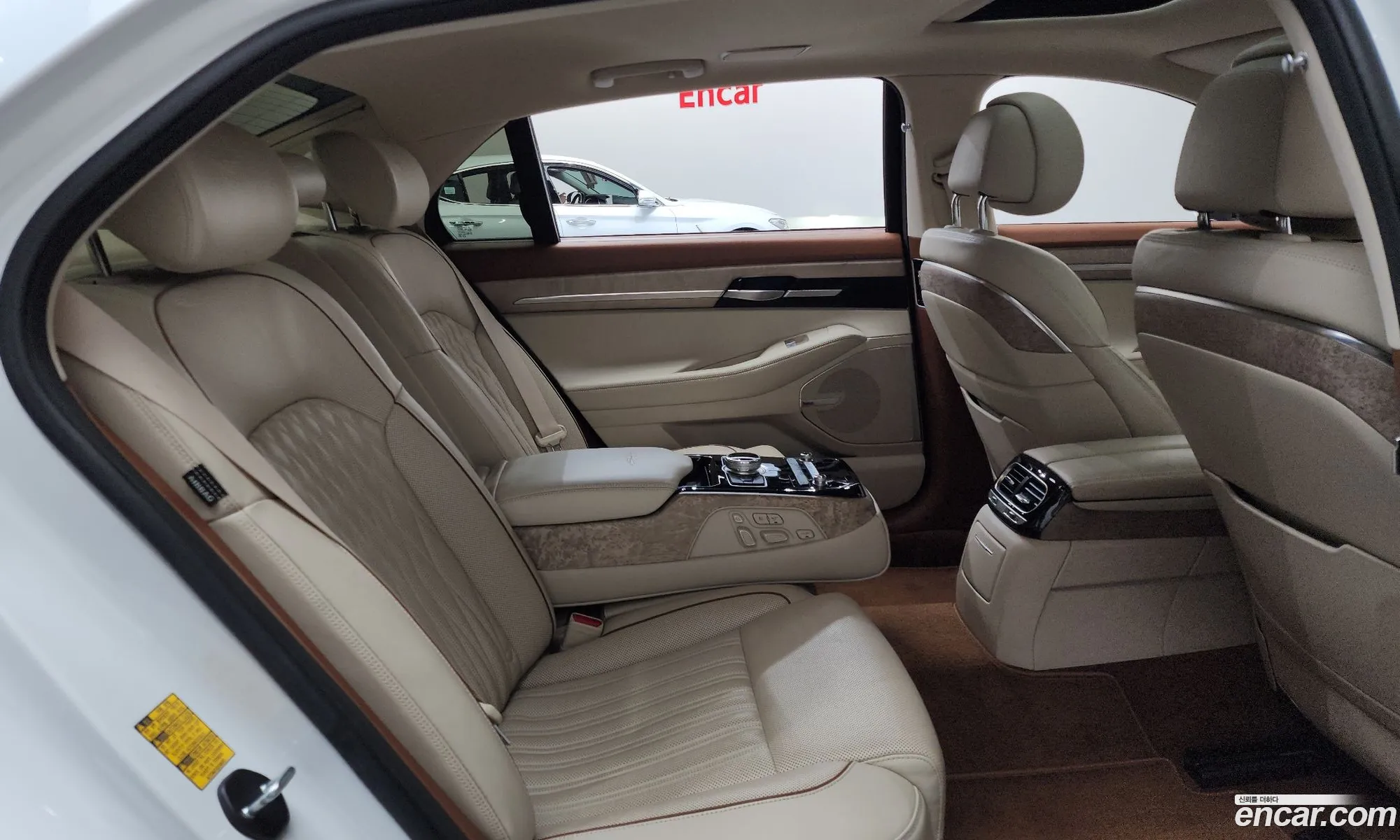 Genesis G90 2020 — 29